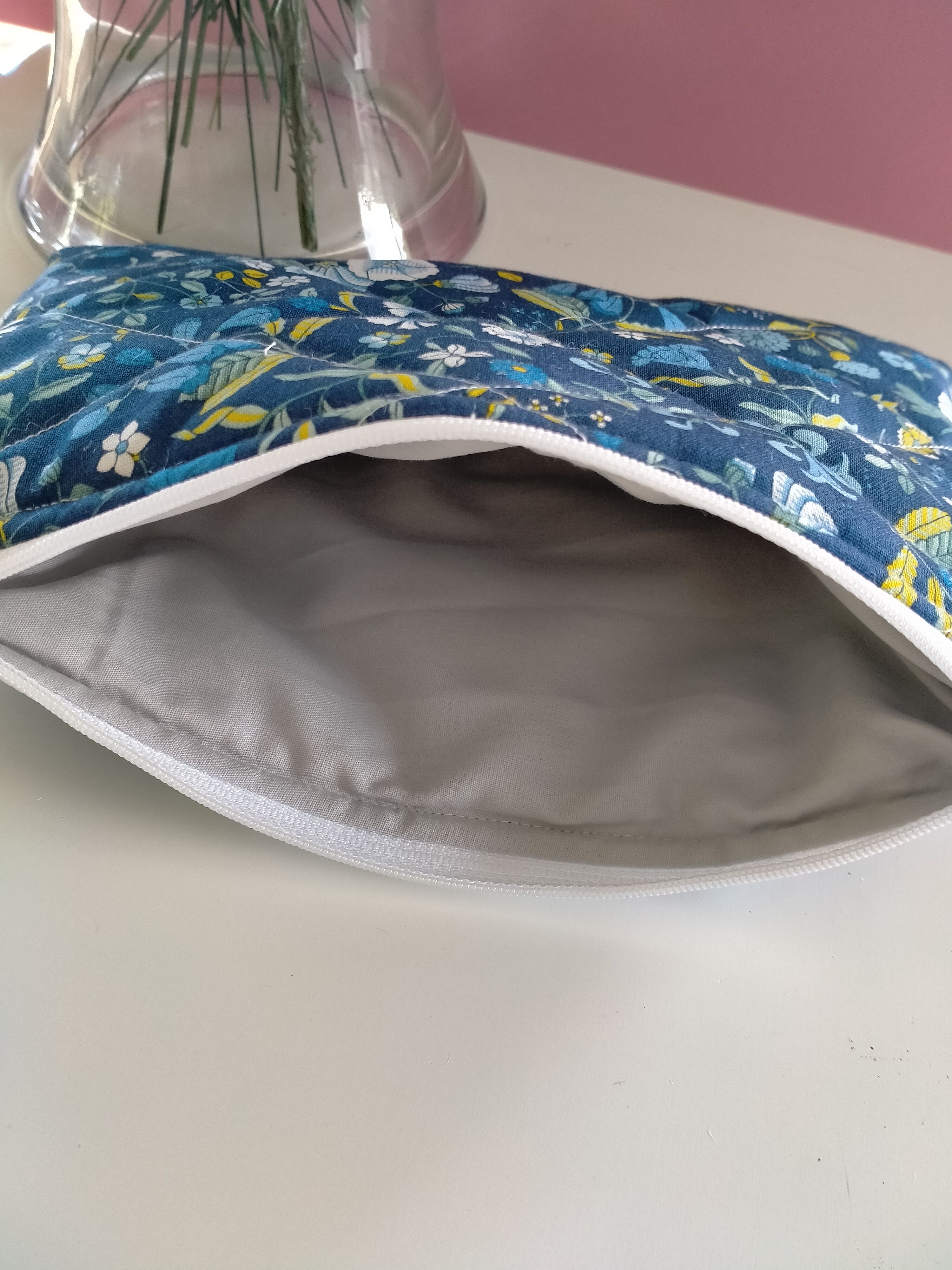  Blue wild flower - Quilt style makeup bag