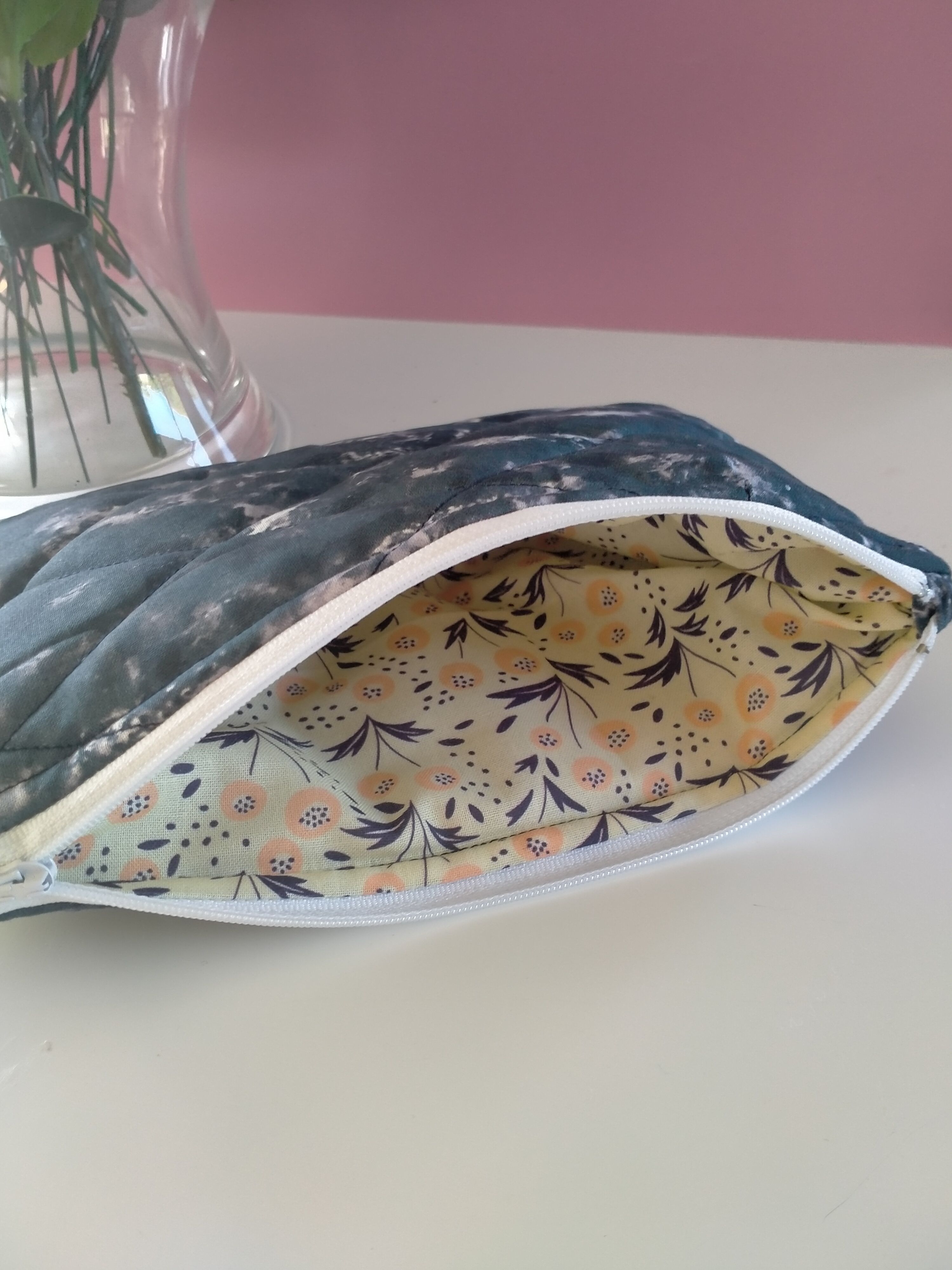 Grey/blue - Quilt style makeup bag