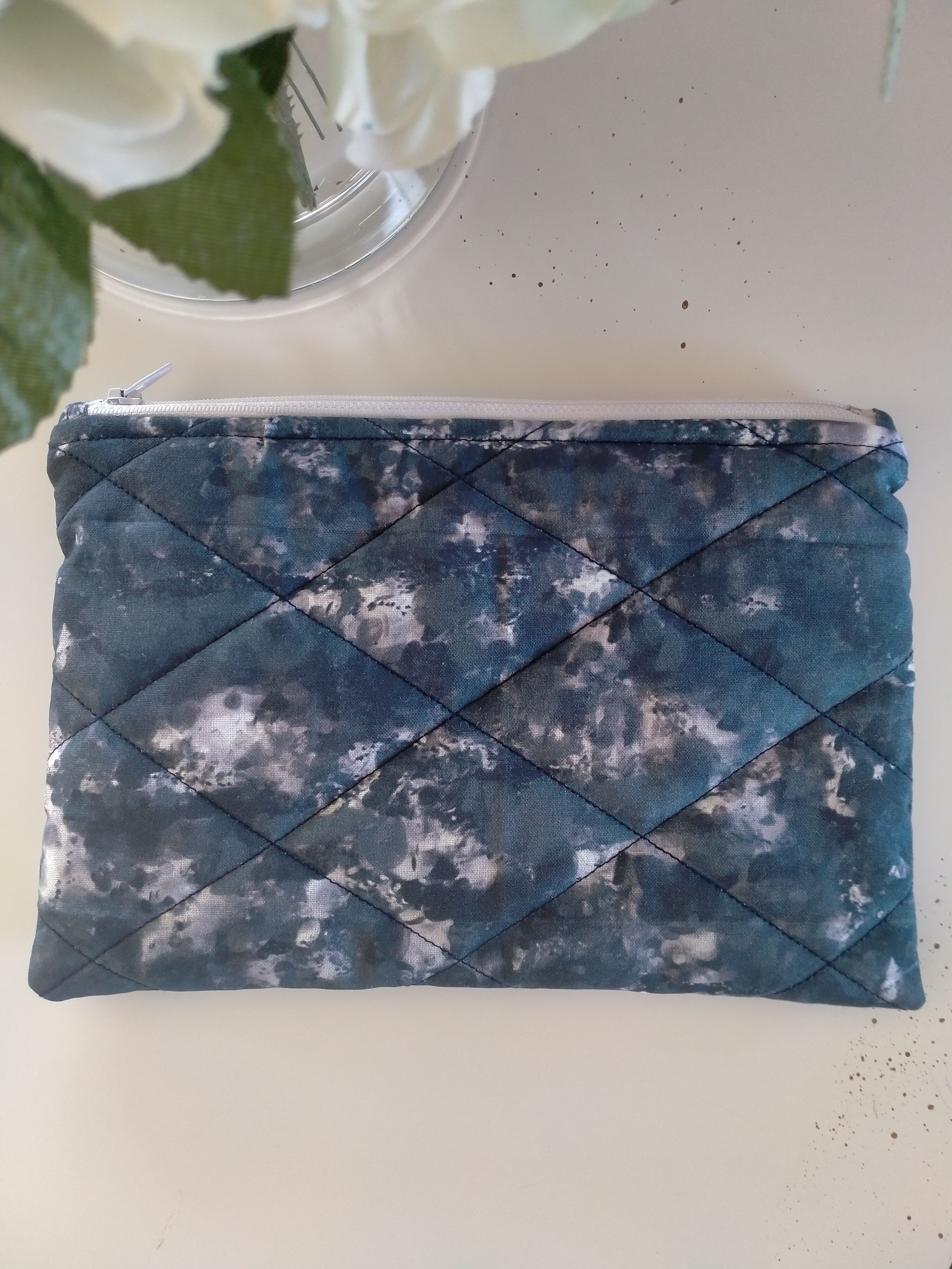 Grey/blue - Quilt style makeup bag