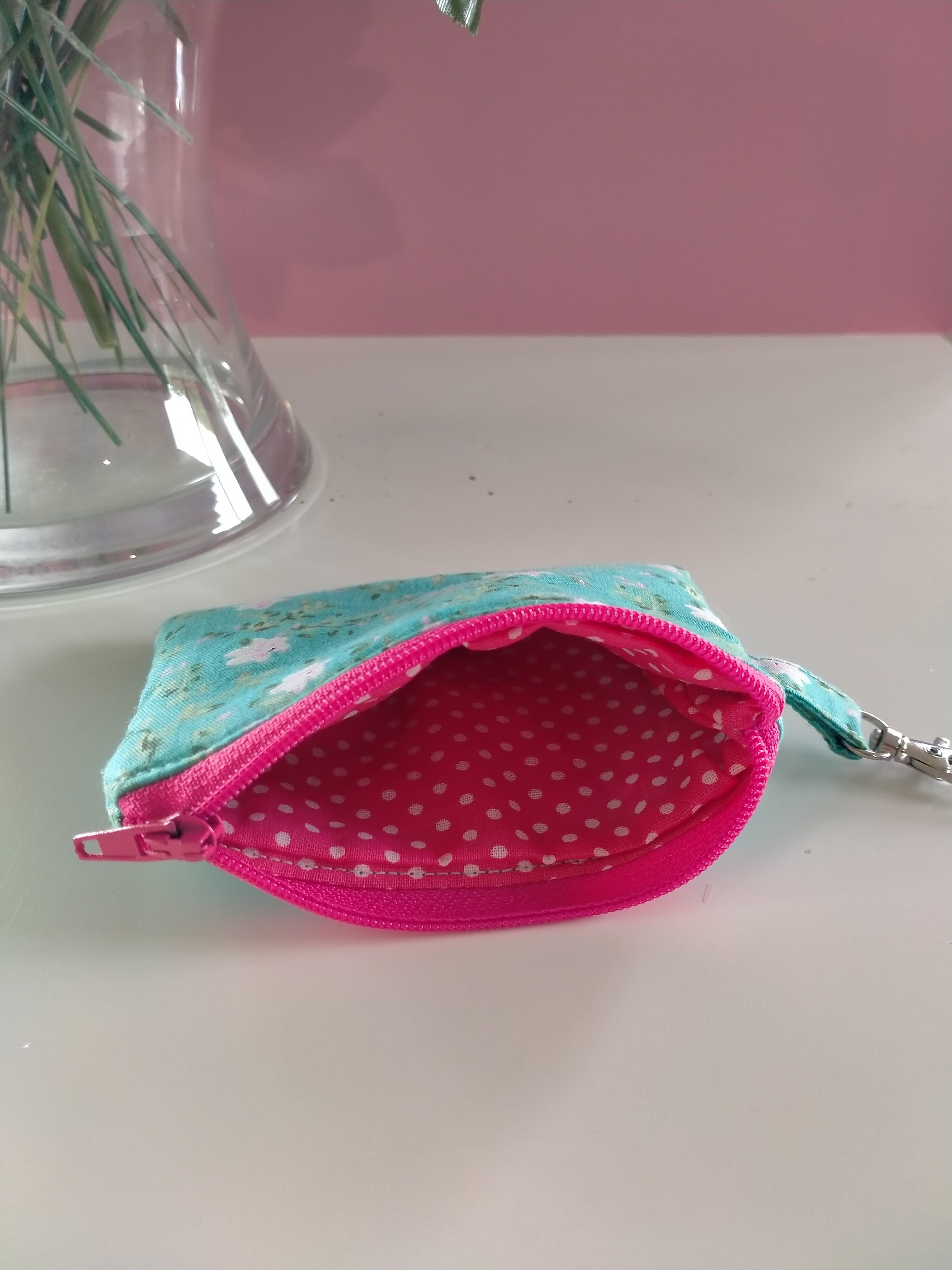 Wallet - green with small flowers