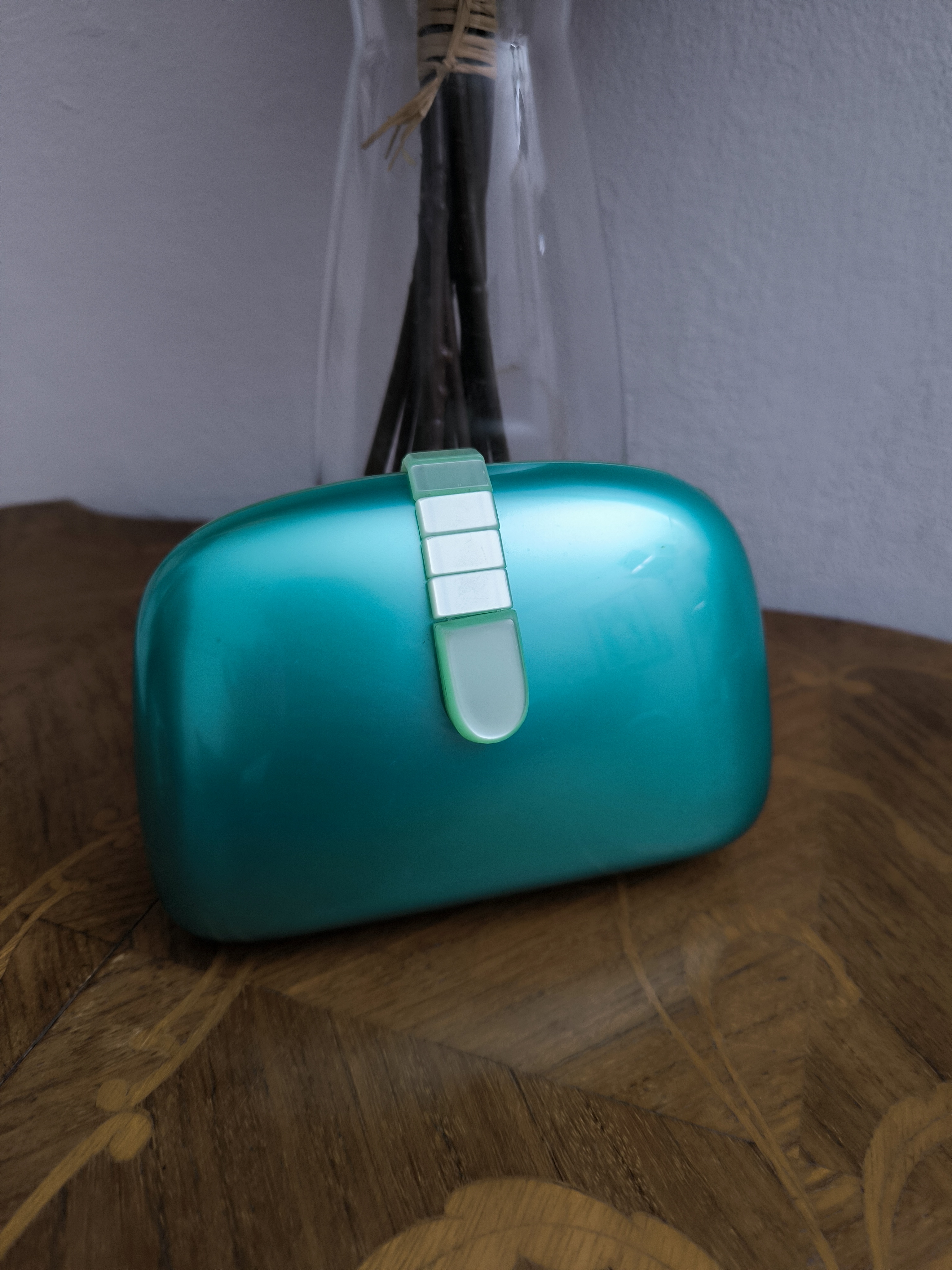Clutch vintage di Christian Lacroix