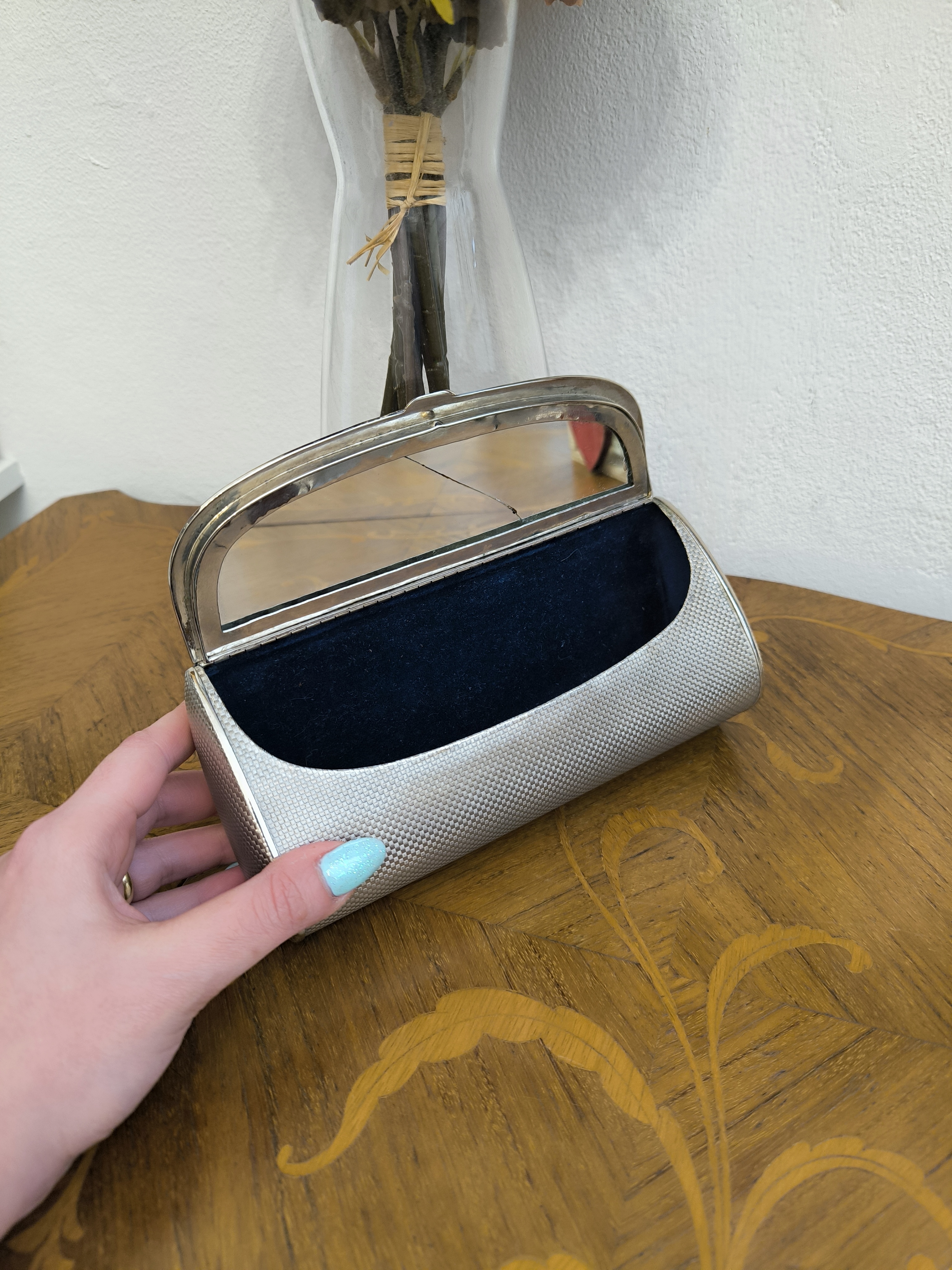 Clutch vintage in metallo argentato