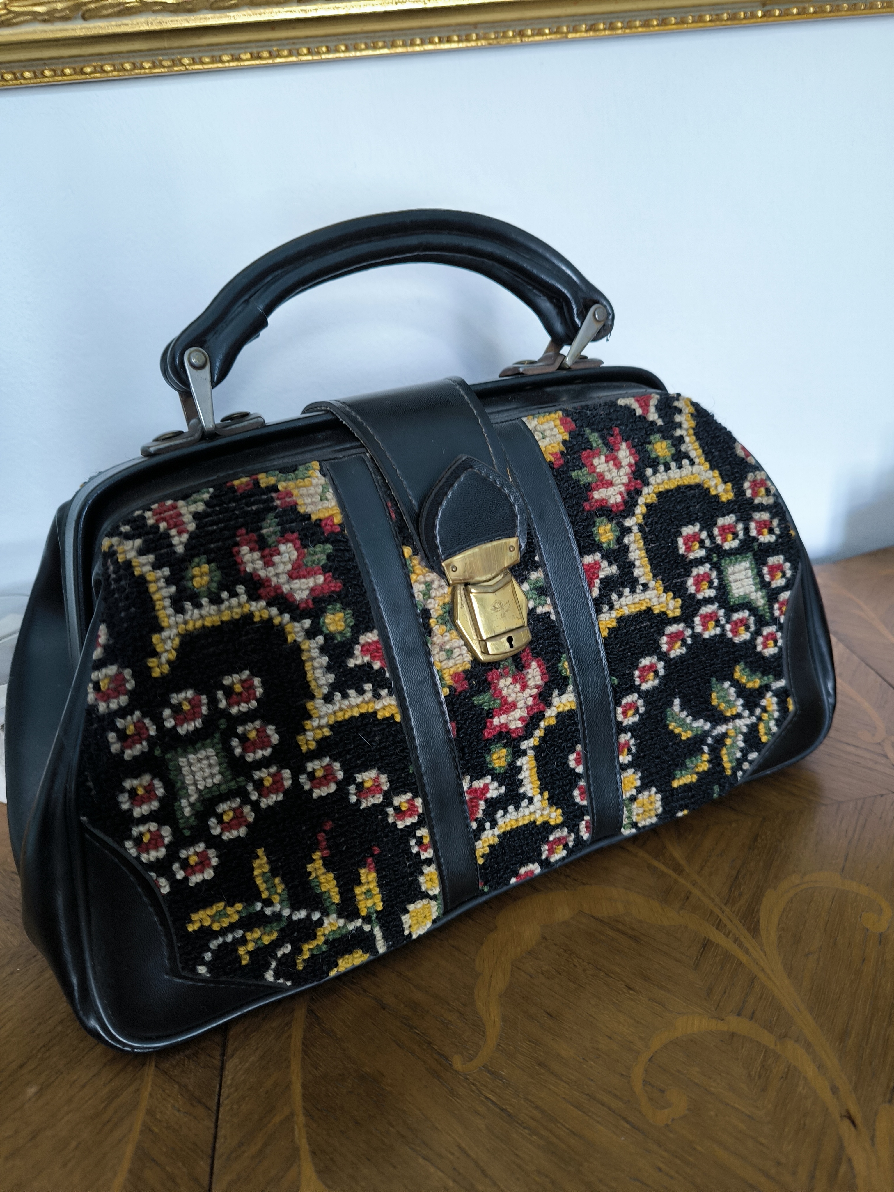 Bauletto ricamato vintage 