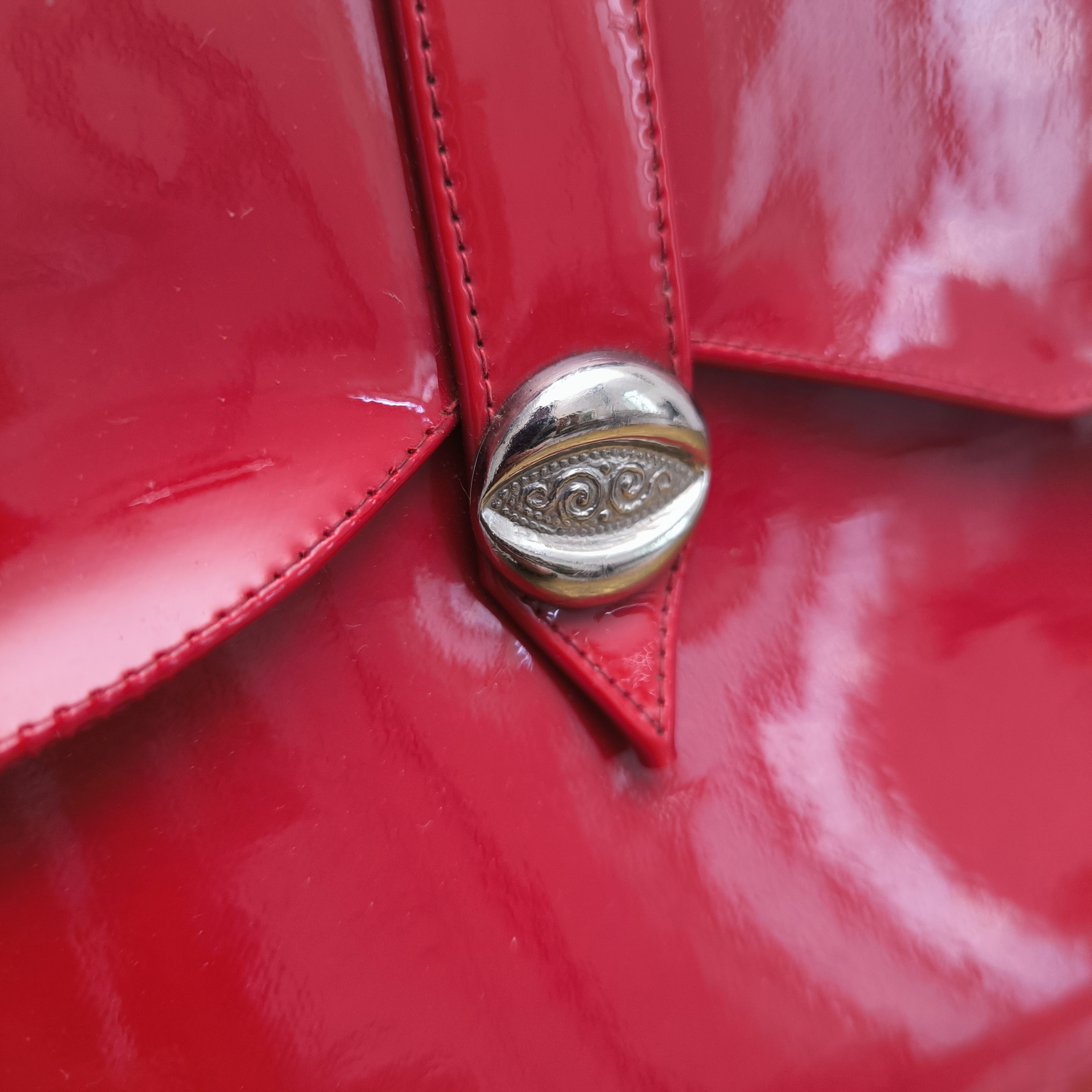 Borsa anni 60 in vernice 