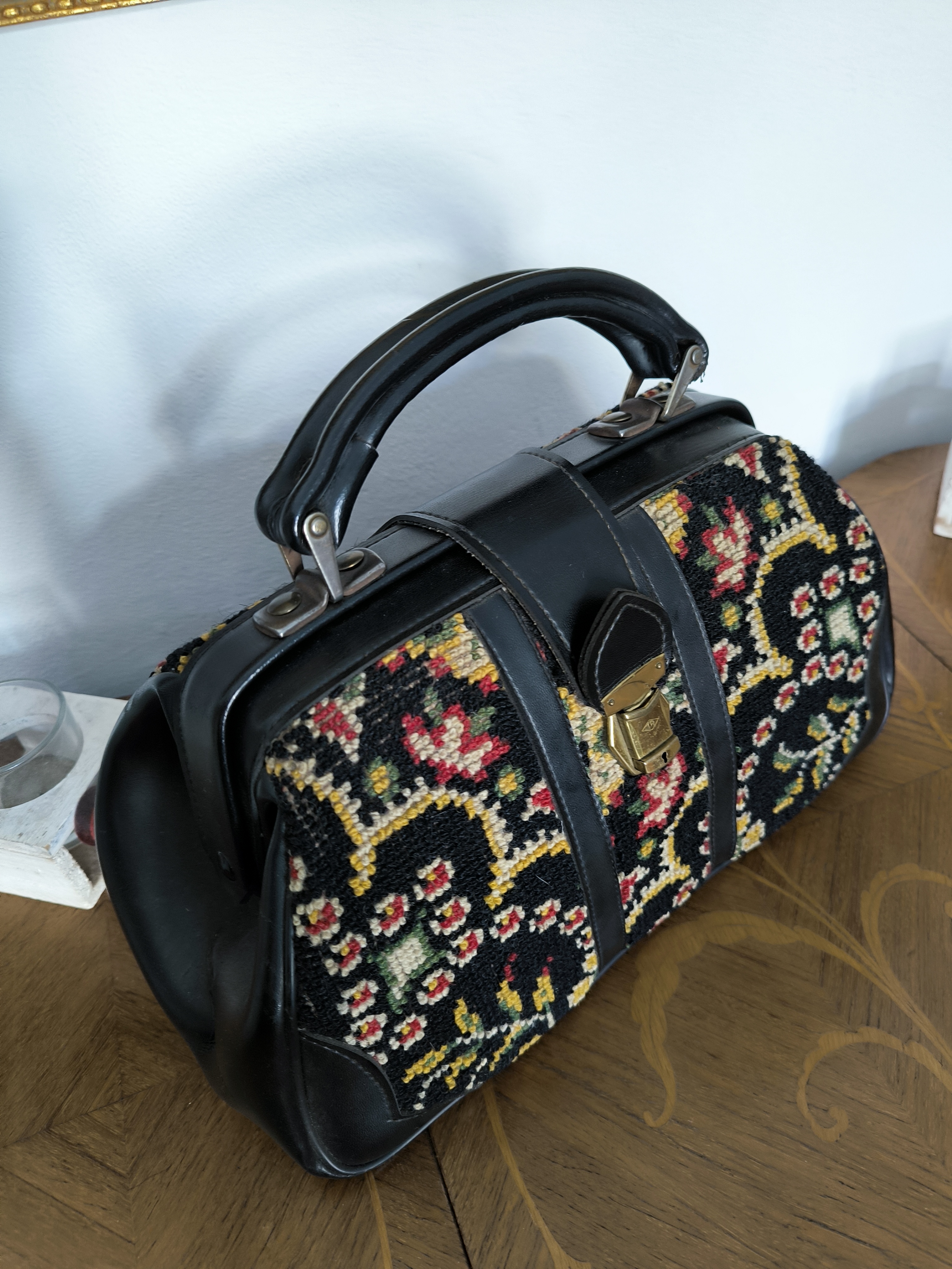 Bauletto ricamato vintage 