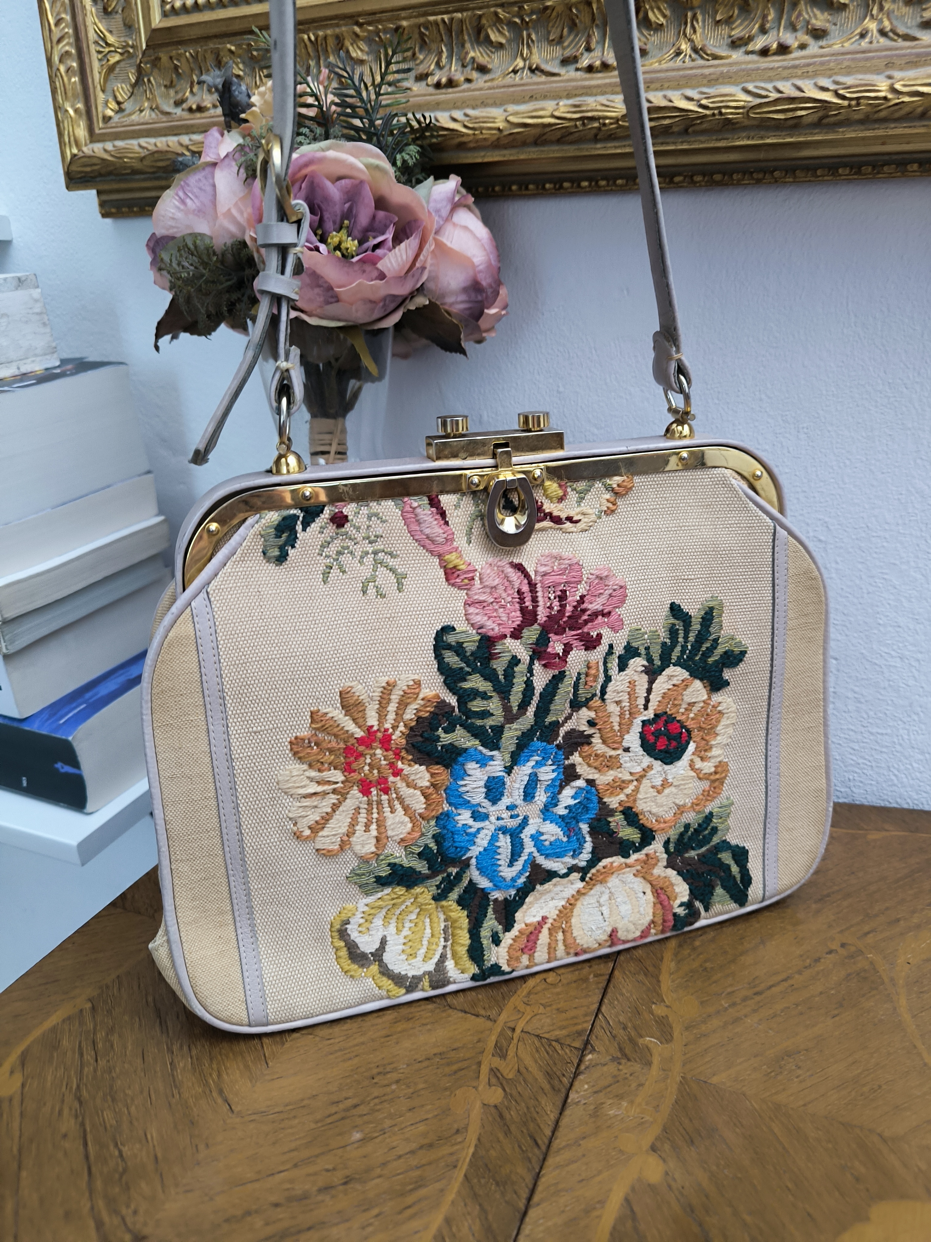 Borsa vintage ricamata