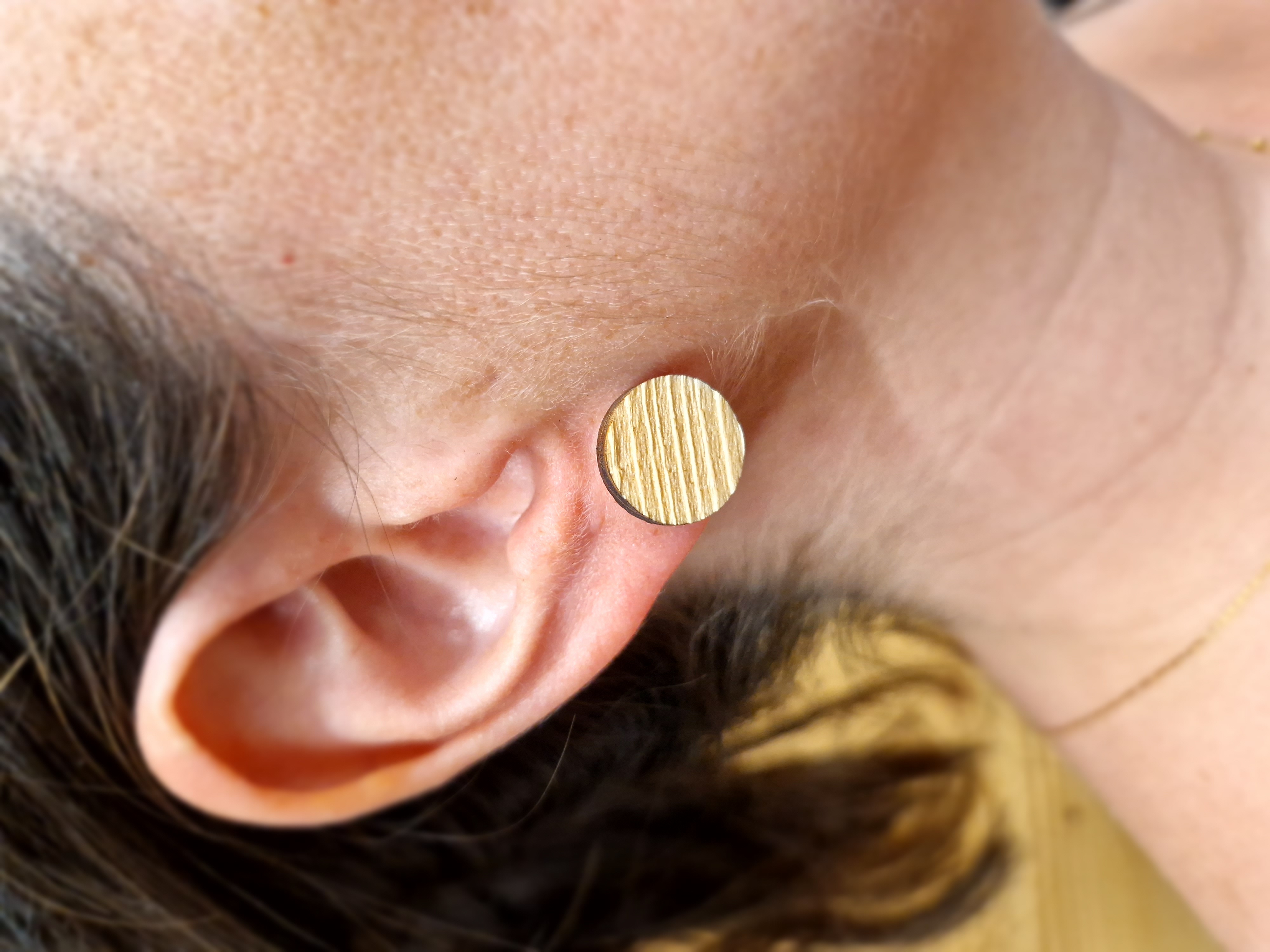 Clous d'oreille