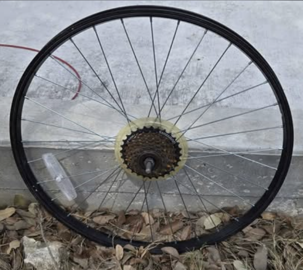 24-inch Bicycle rear wheel with Shimano gear cassette