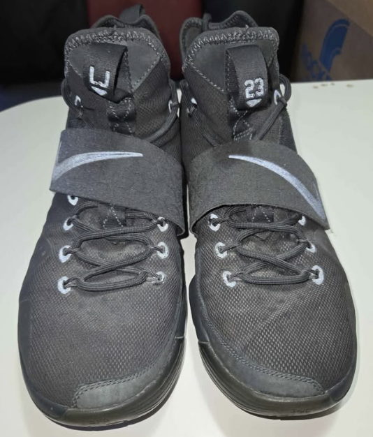 Nike LeBron Soldier 10 Basketball Shoes