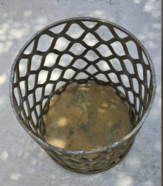 Metal Accent Elegant lattice-style round side table for modern spaces