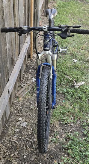 Jamis Dakota Mountain Bike