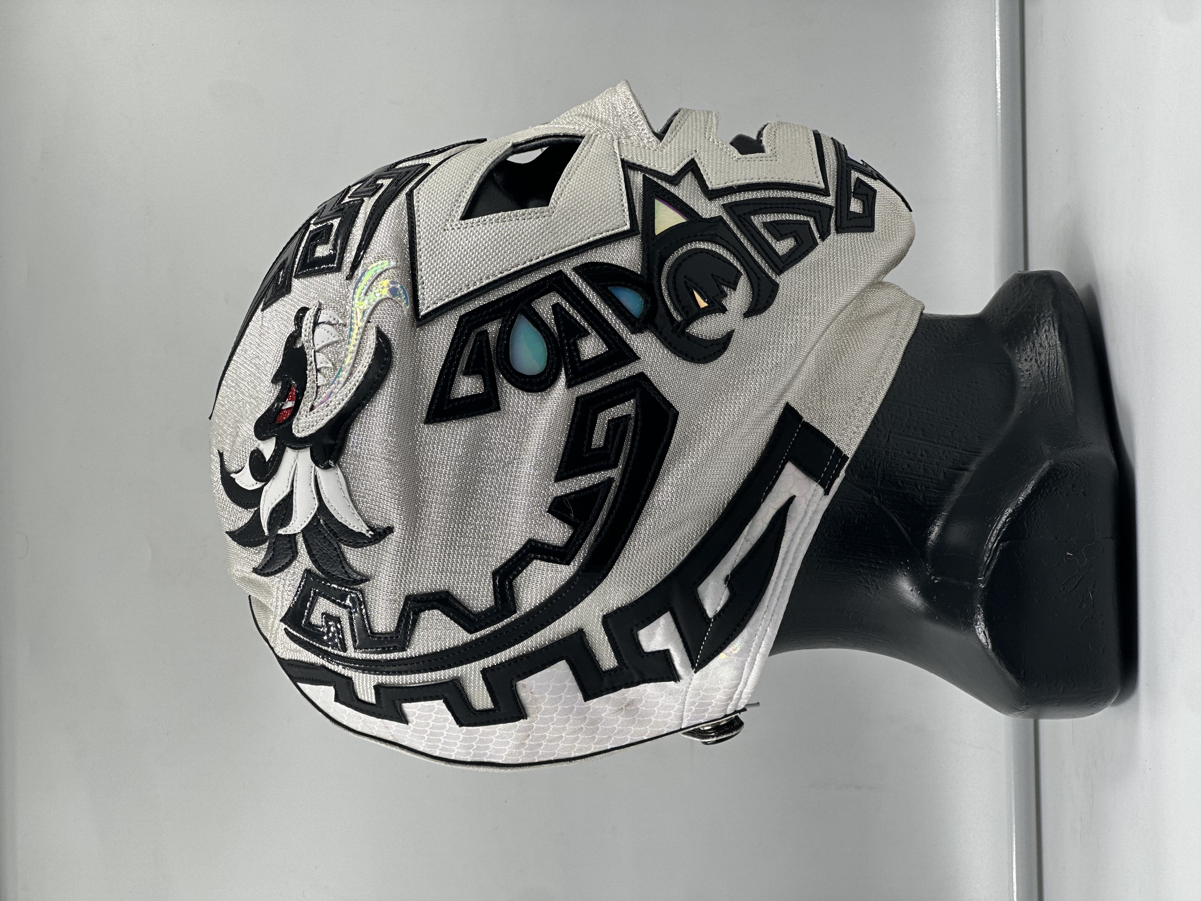 MÁSCARA PROFESIONAL QUETZALCOATL BLANCO/NEGRO