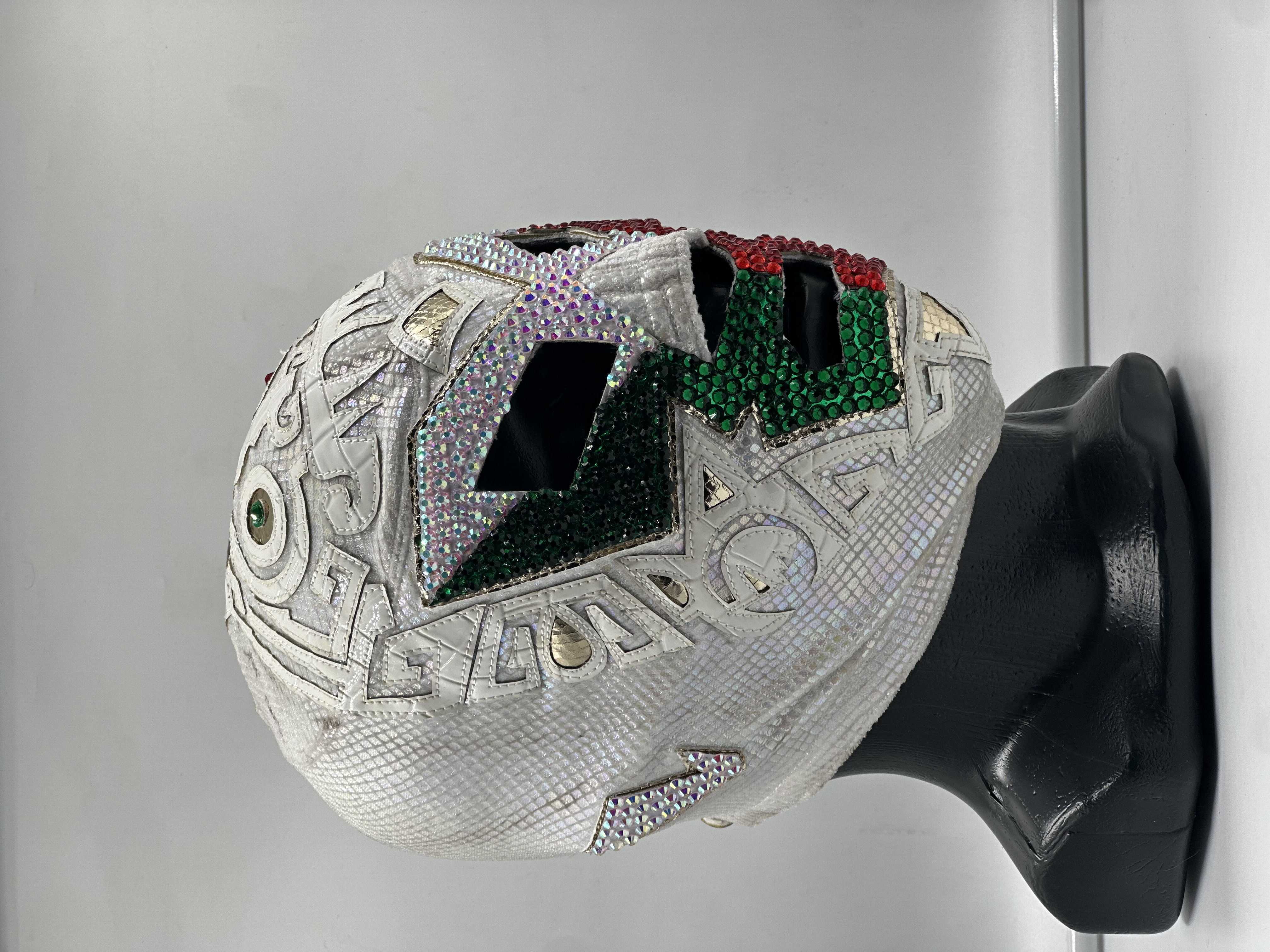 MÁSCARA PROFESIONAL PEDRERÍA TLALOC BLANCA/TRICOLOR