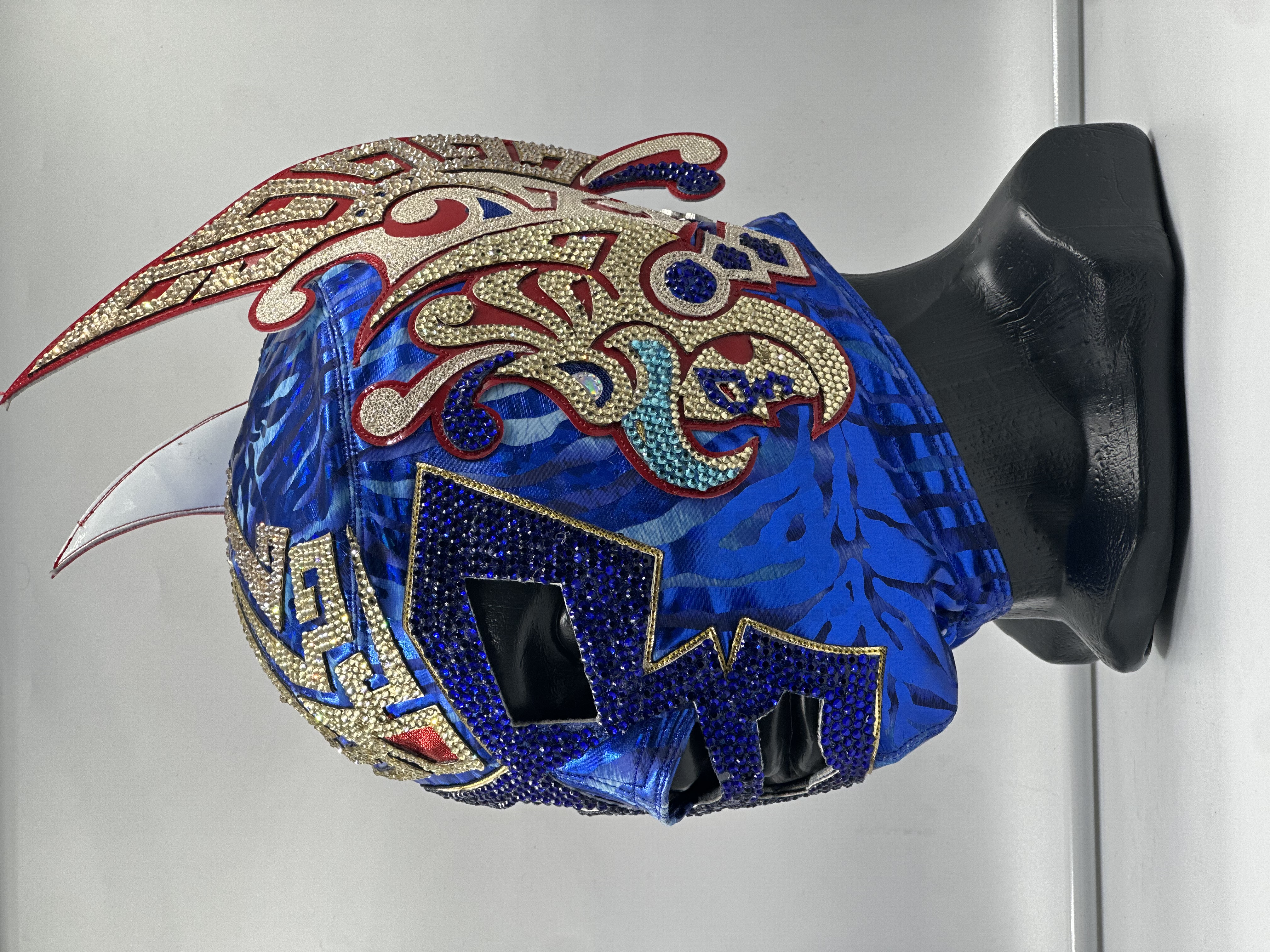 MÁSCARA PROFESIONAL PEDRERÍA EDICIÓN TRIPLEMANIA XXXIII AZUL REY/DORADO