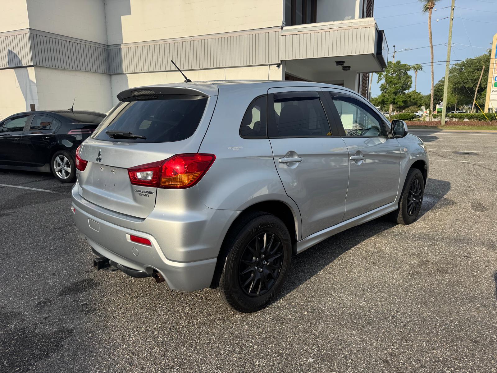 Mitsubishi Outlander Sport ES 2012