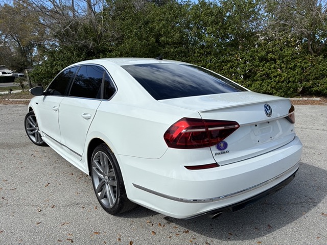 2017 Volkswagen Passat R-Line