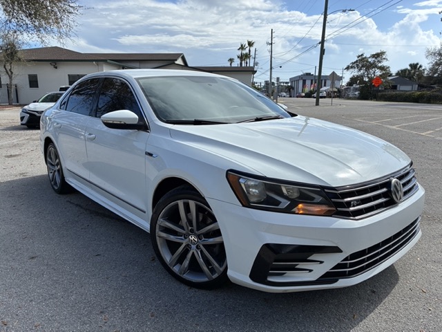 2017 Volkswagen Passat R-Line