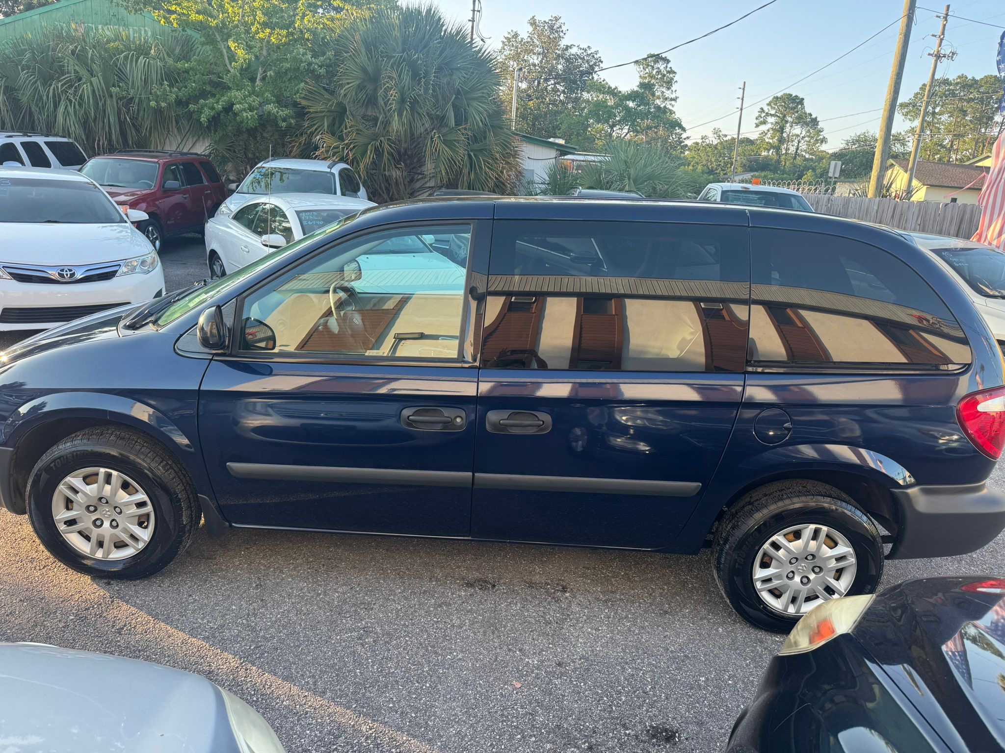 2005 Dodge Caravan SE Minivan