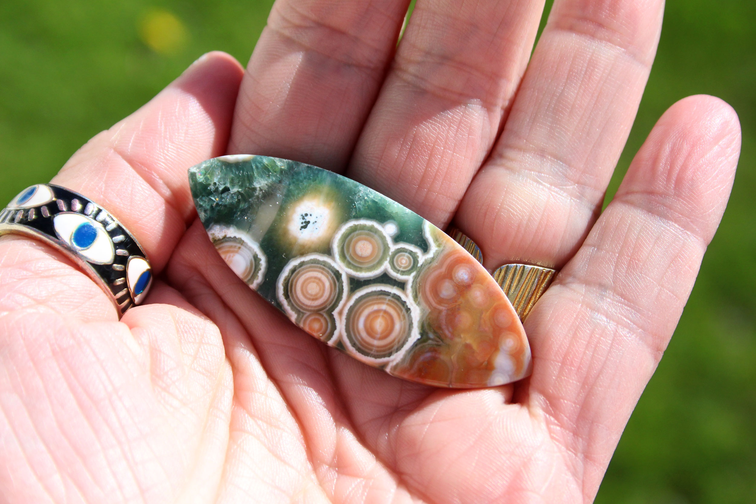 Muesum Grade Bulls eye Hand cut Rare Ocean Jasper 