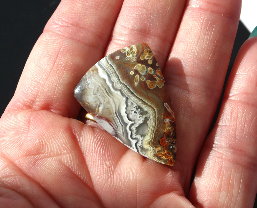 Hand cut Laguna lace Agate cabochon