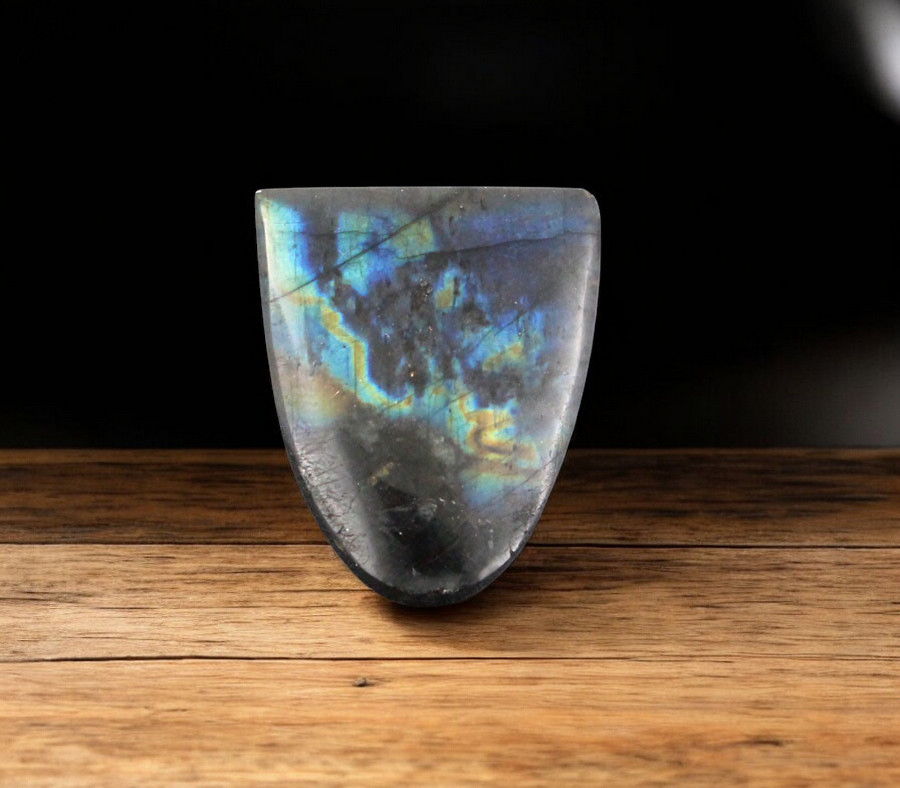 Spectrolite cabochon