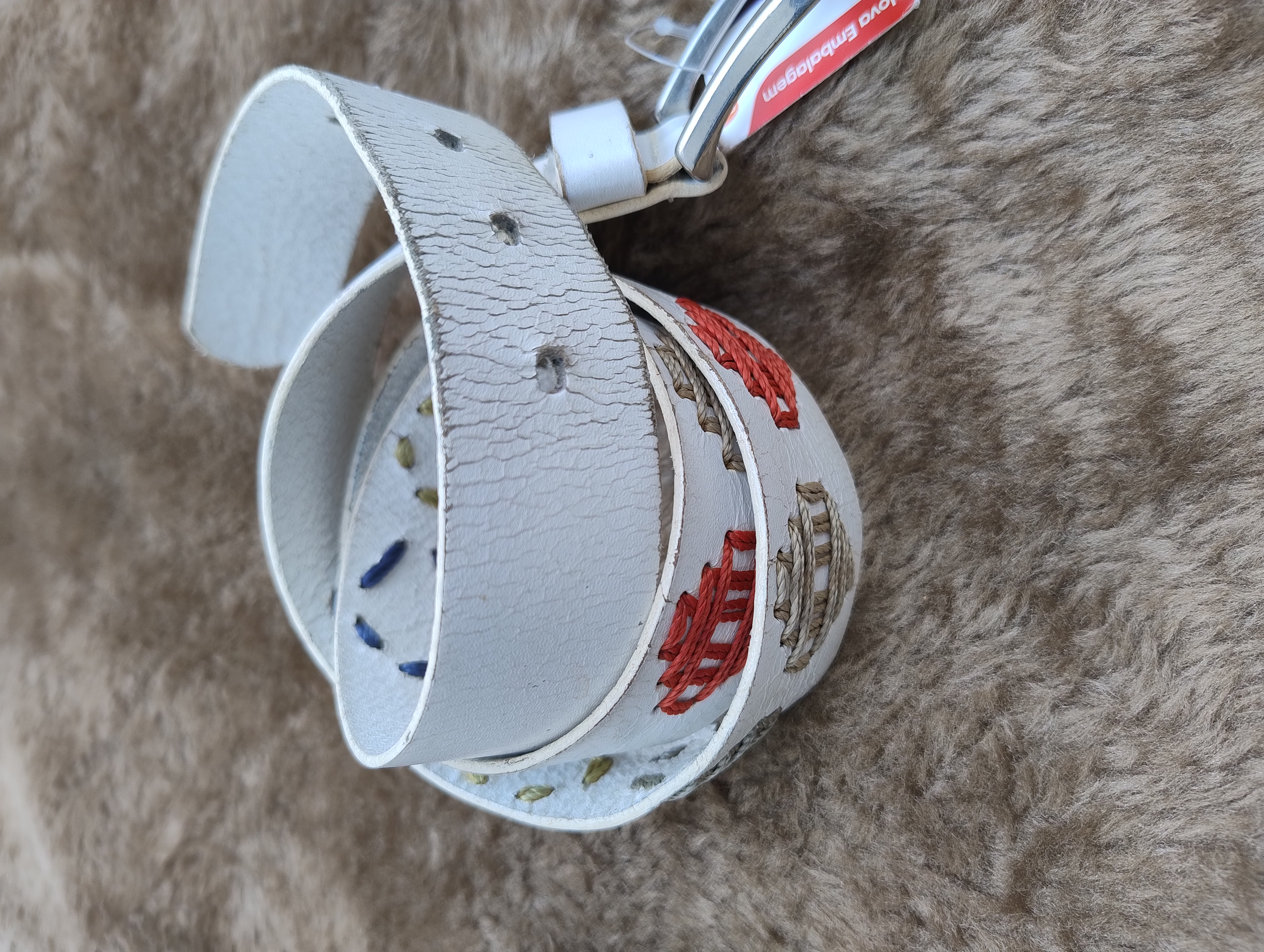 Cinto de couro branco