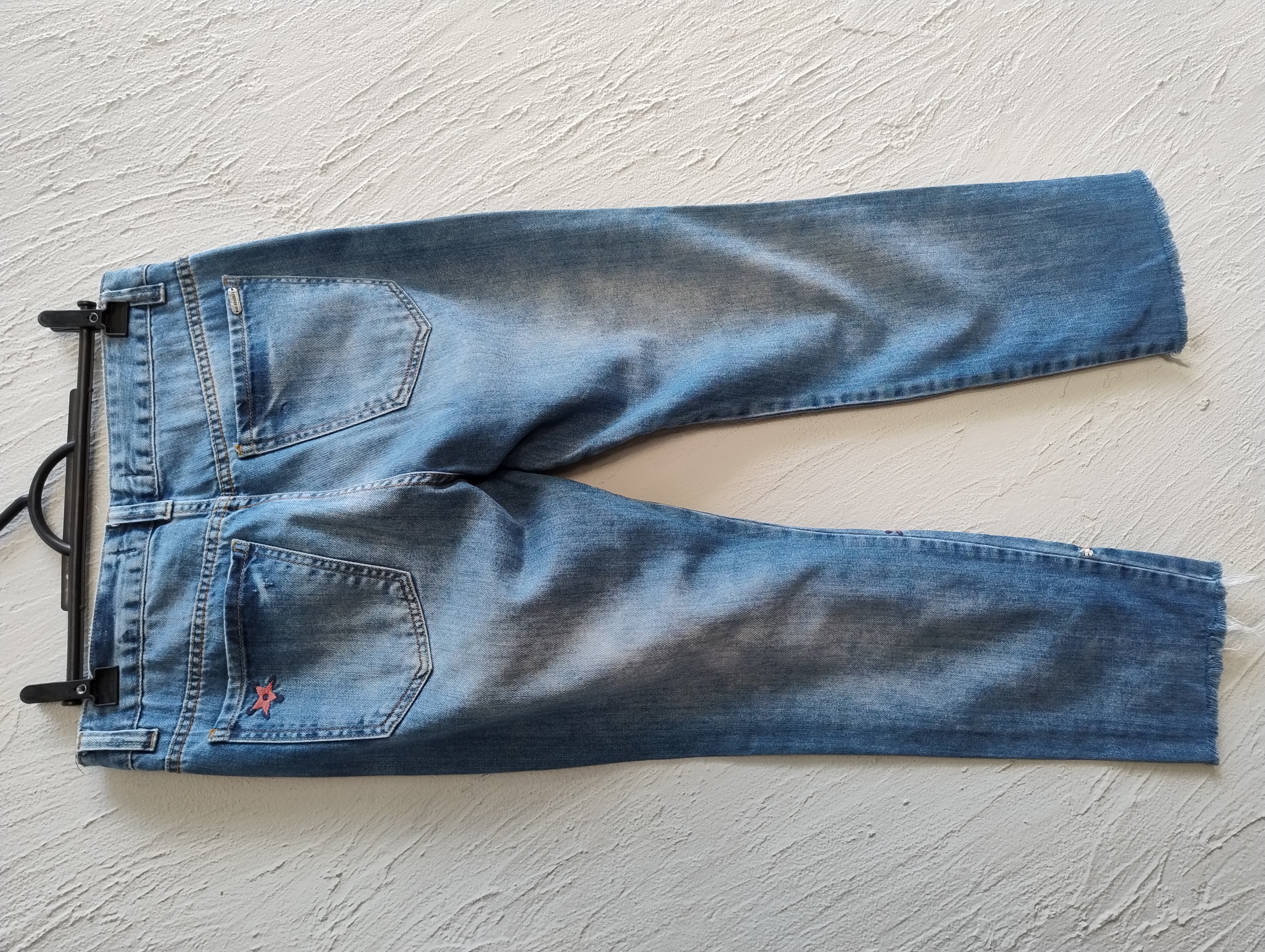 Calças jeans bordadas