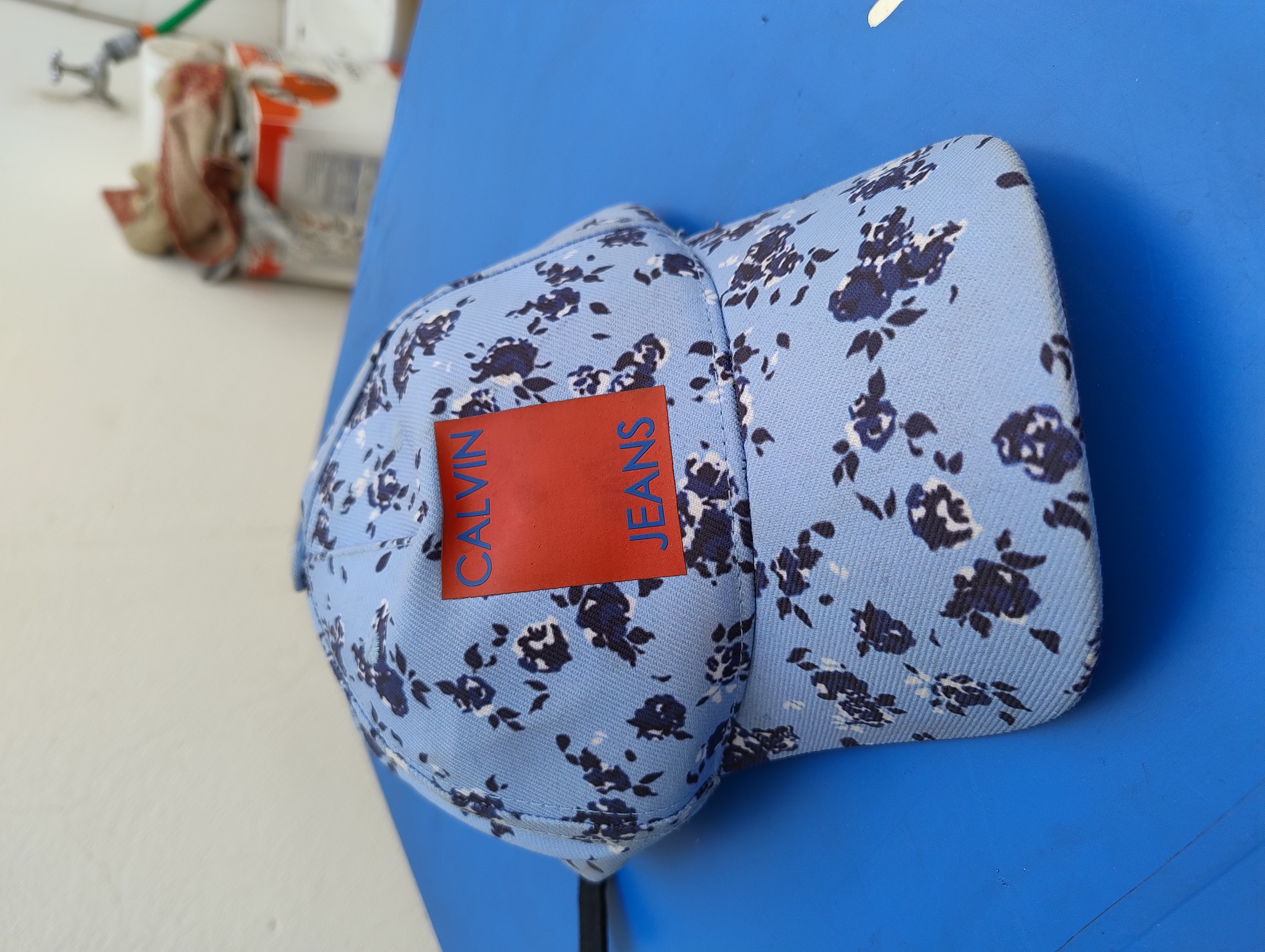 Boné Estampado Calvin Jeans