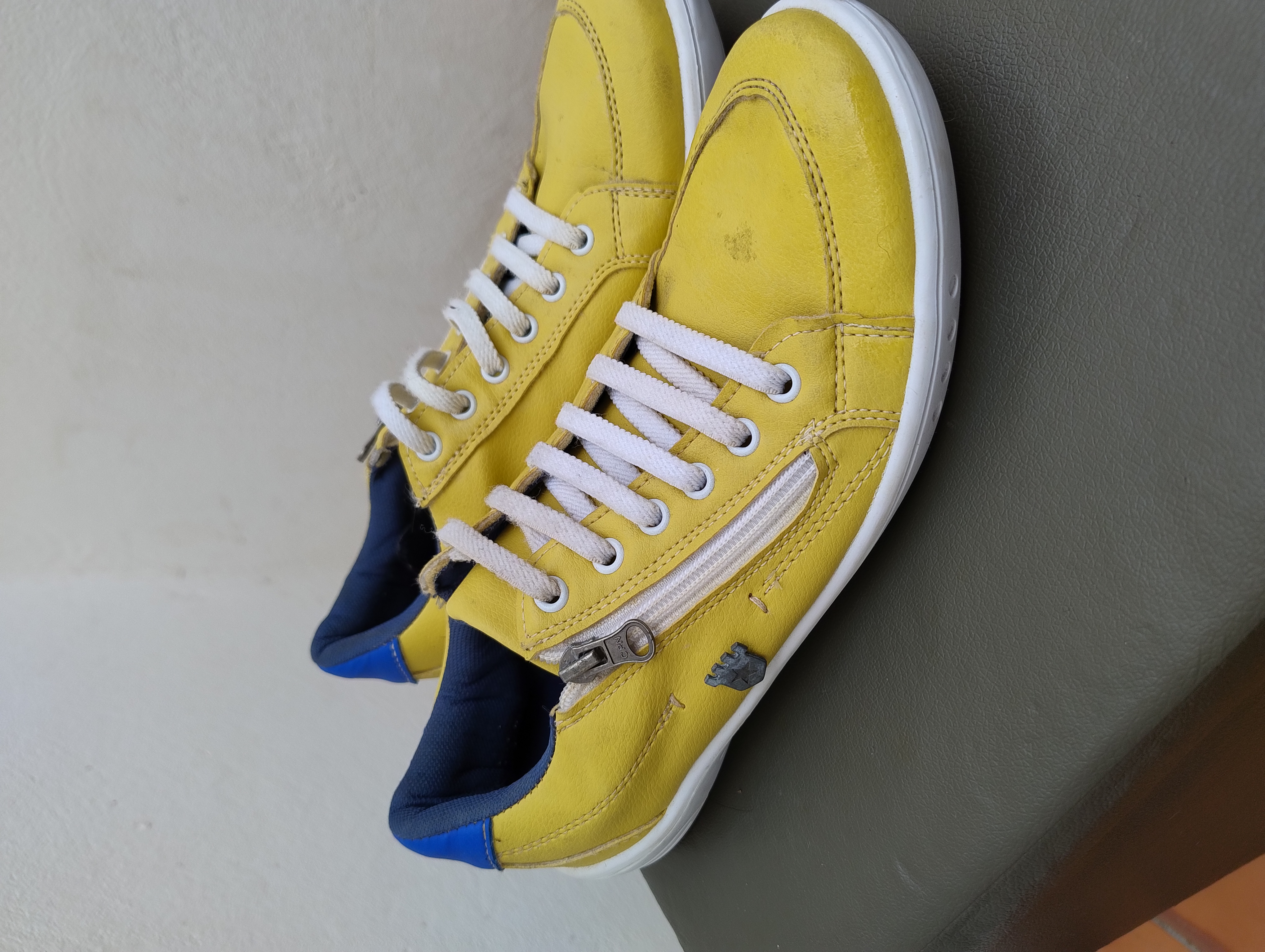 Tênis masculino amarelo, TAM. 40