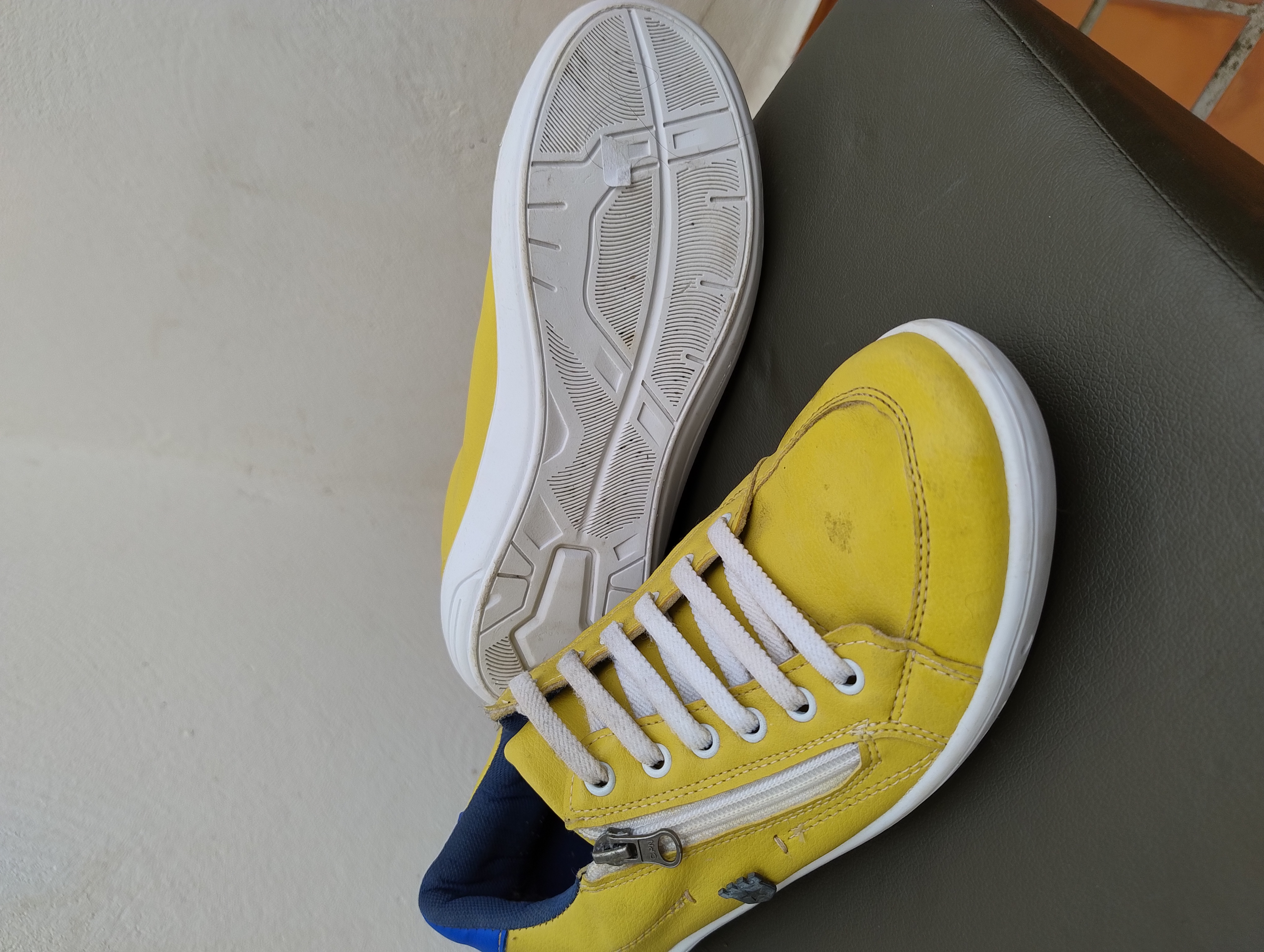 Tênis masculino amarelo, TAM. 40