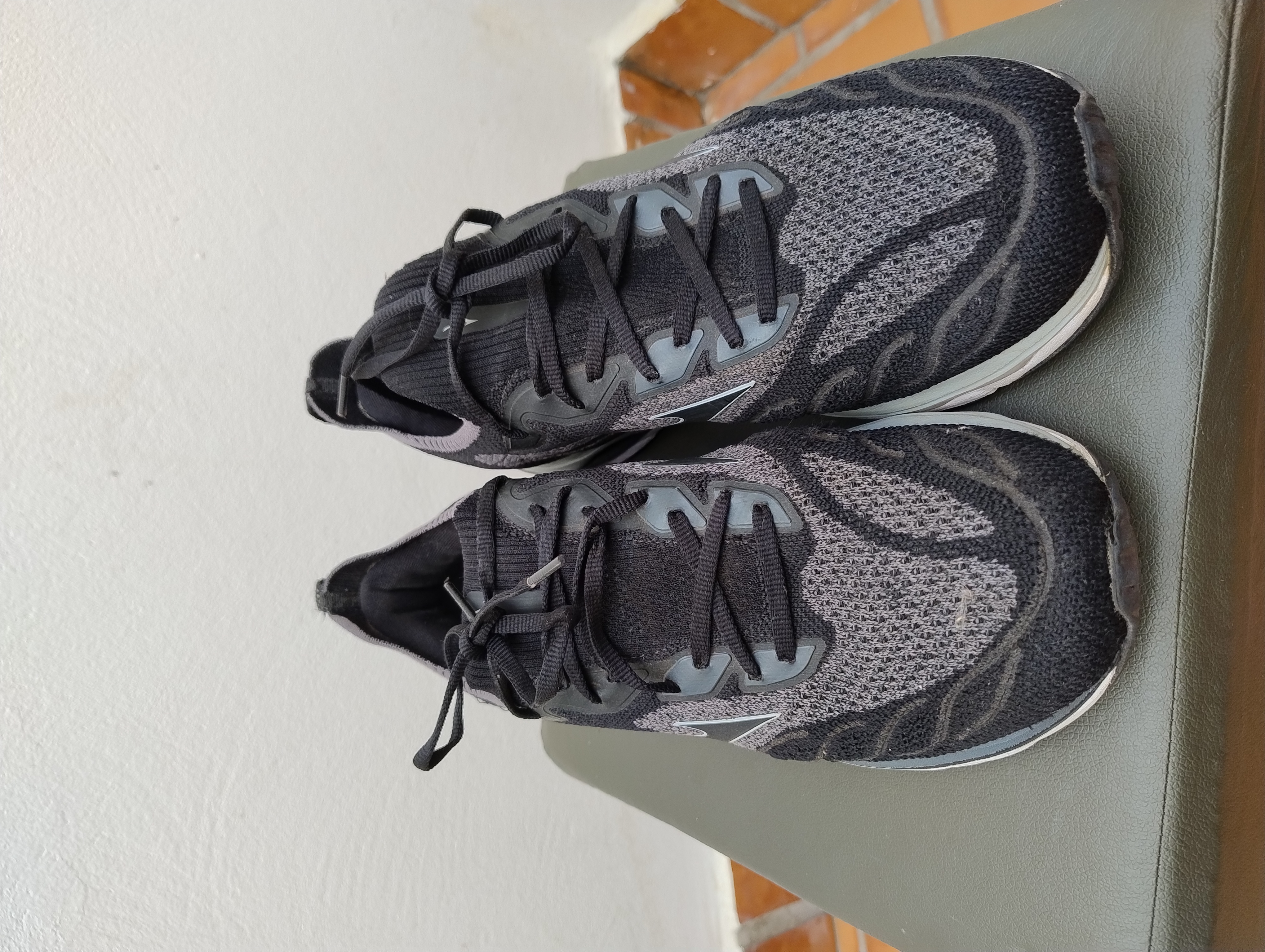 Tênis esportivo, TAM. 44