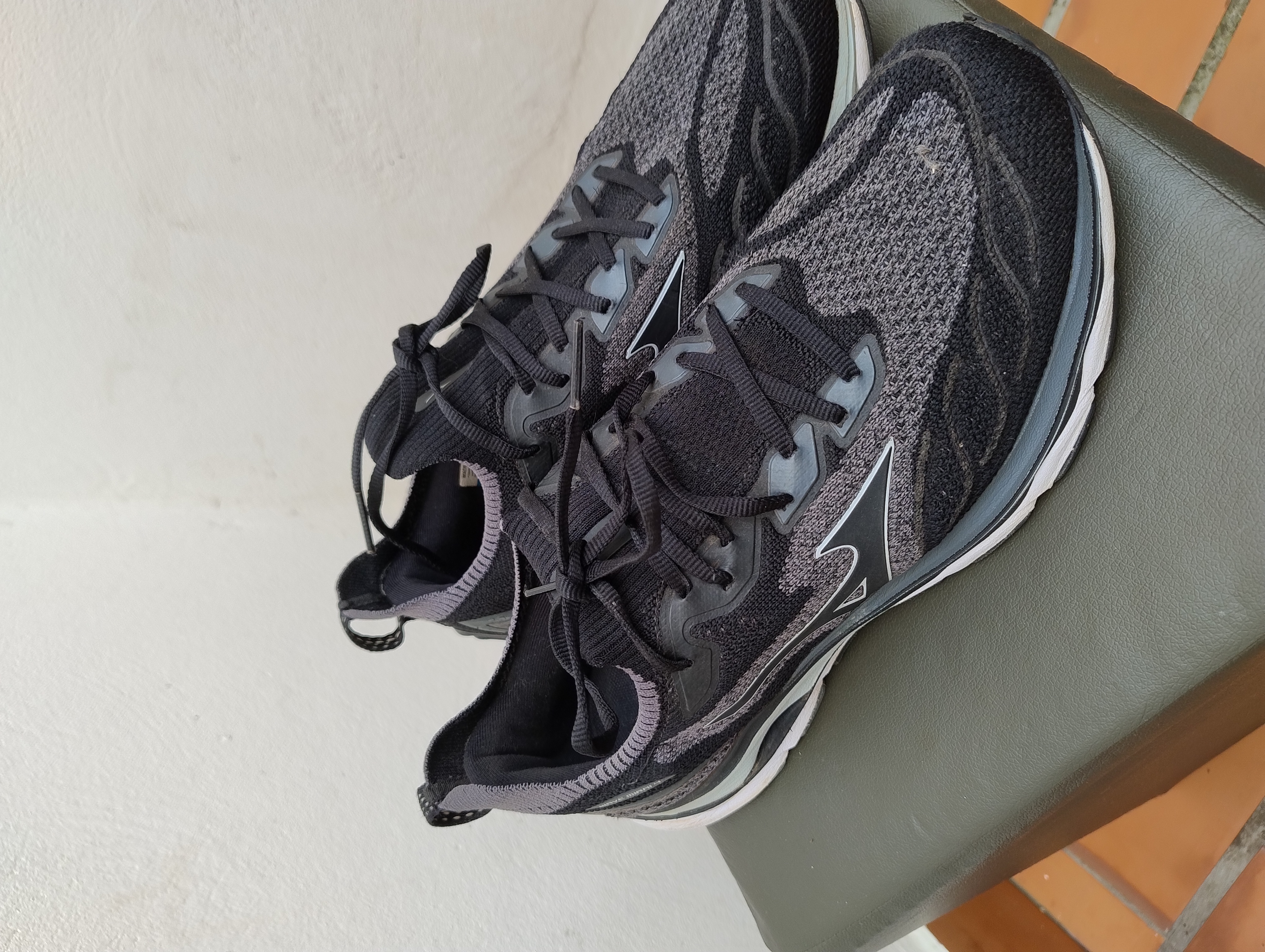 Tênis esportivo, TAM. 44