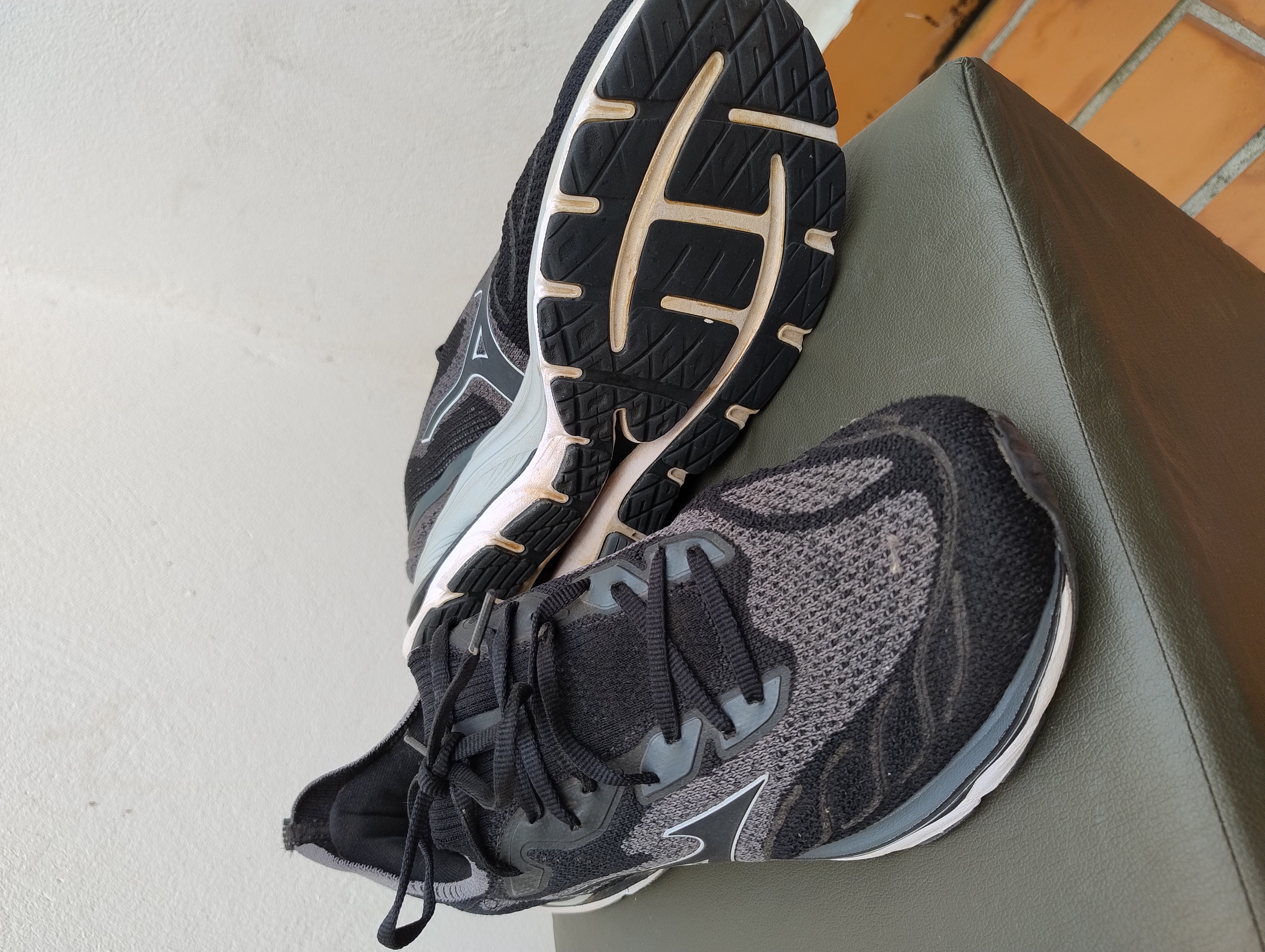 Tênis esportivo, TAM. 44