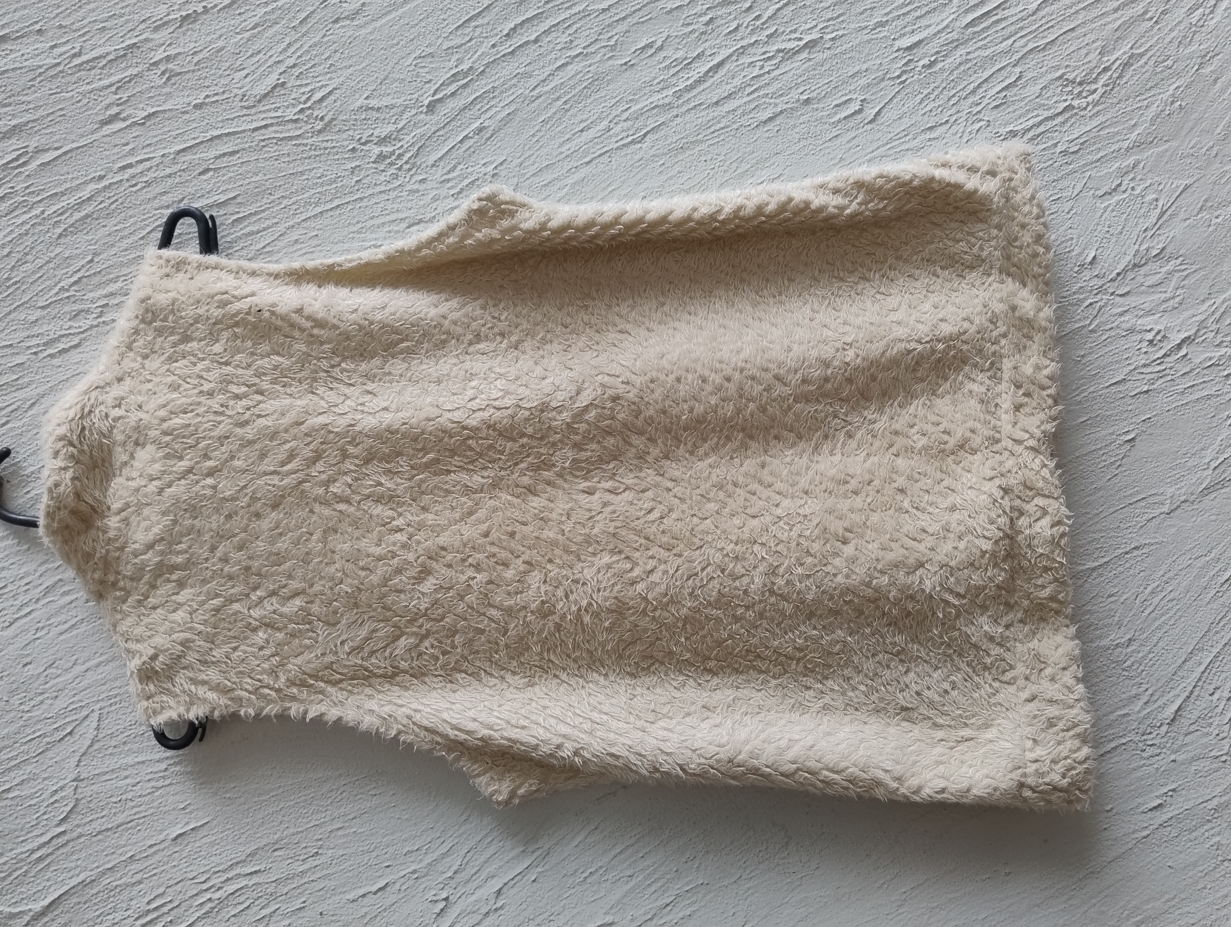 Colete de pelo sintético bege, tamanho G 