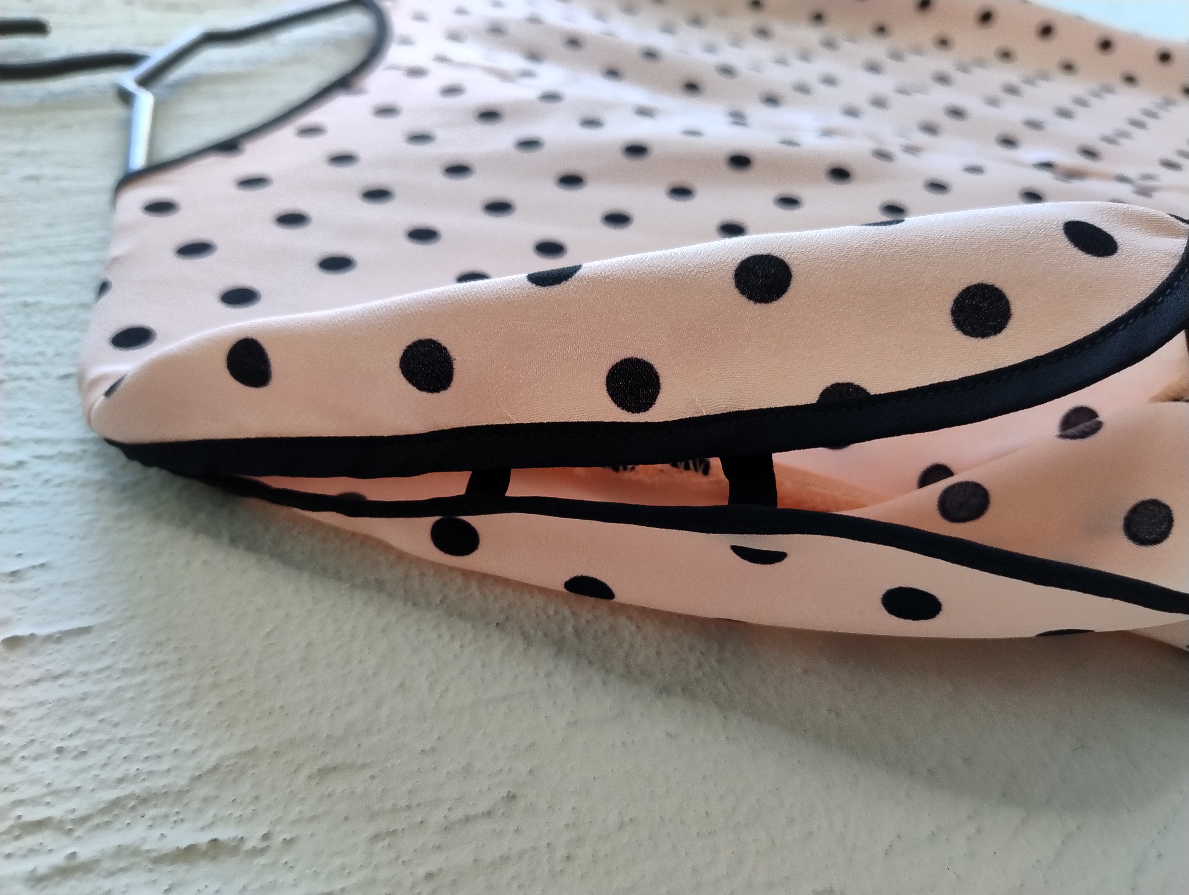 Blusa Bege com Poá Preto, P