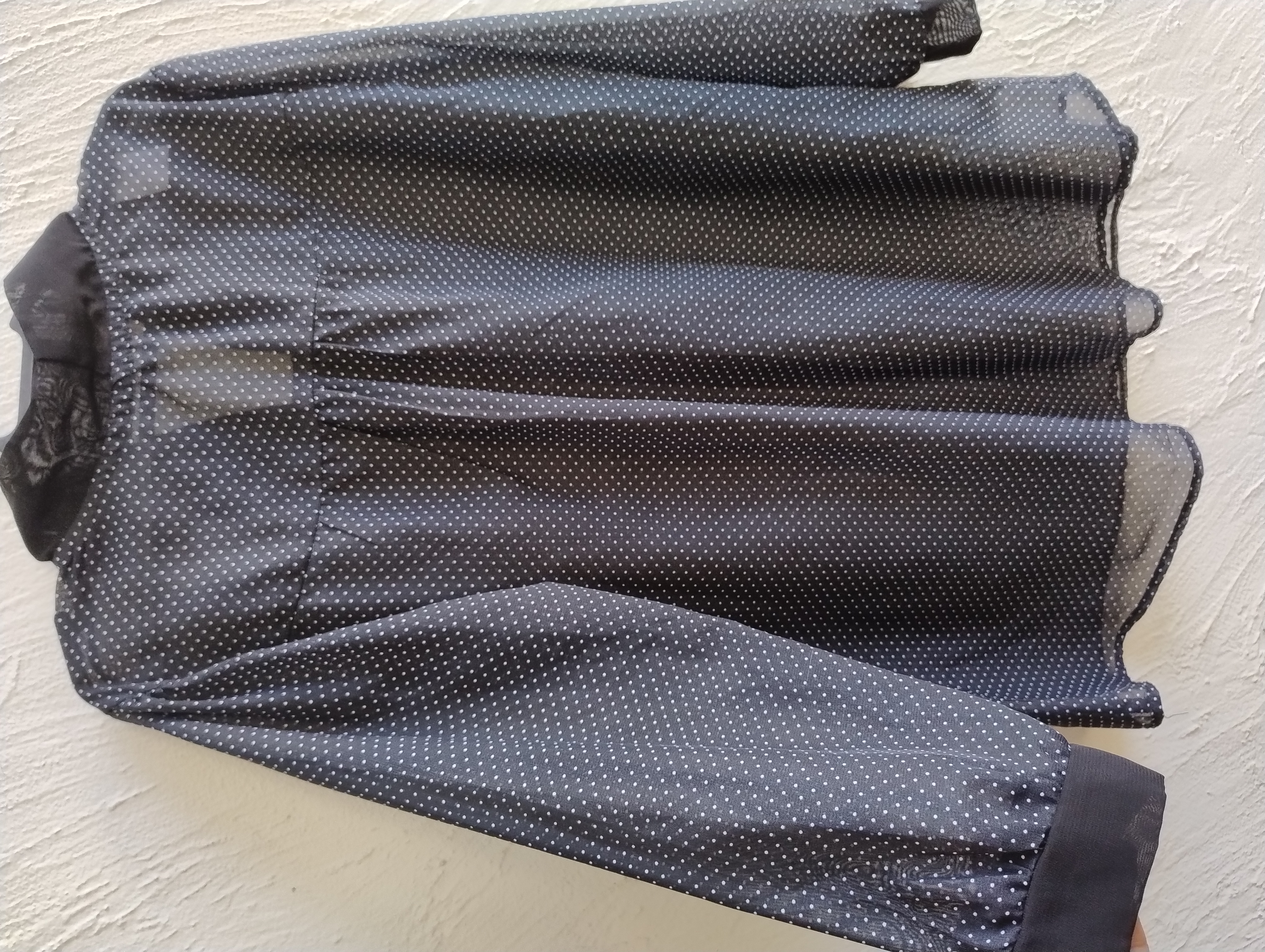 Blusa feminina preta de bolinhas G