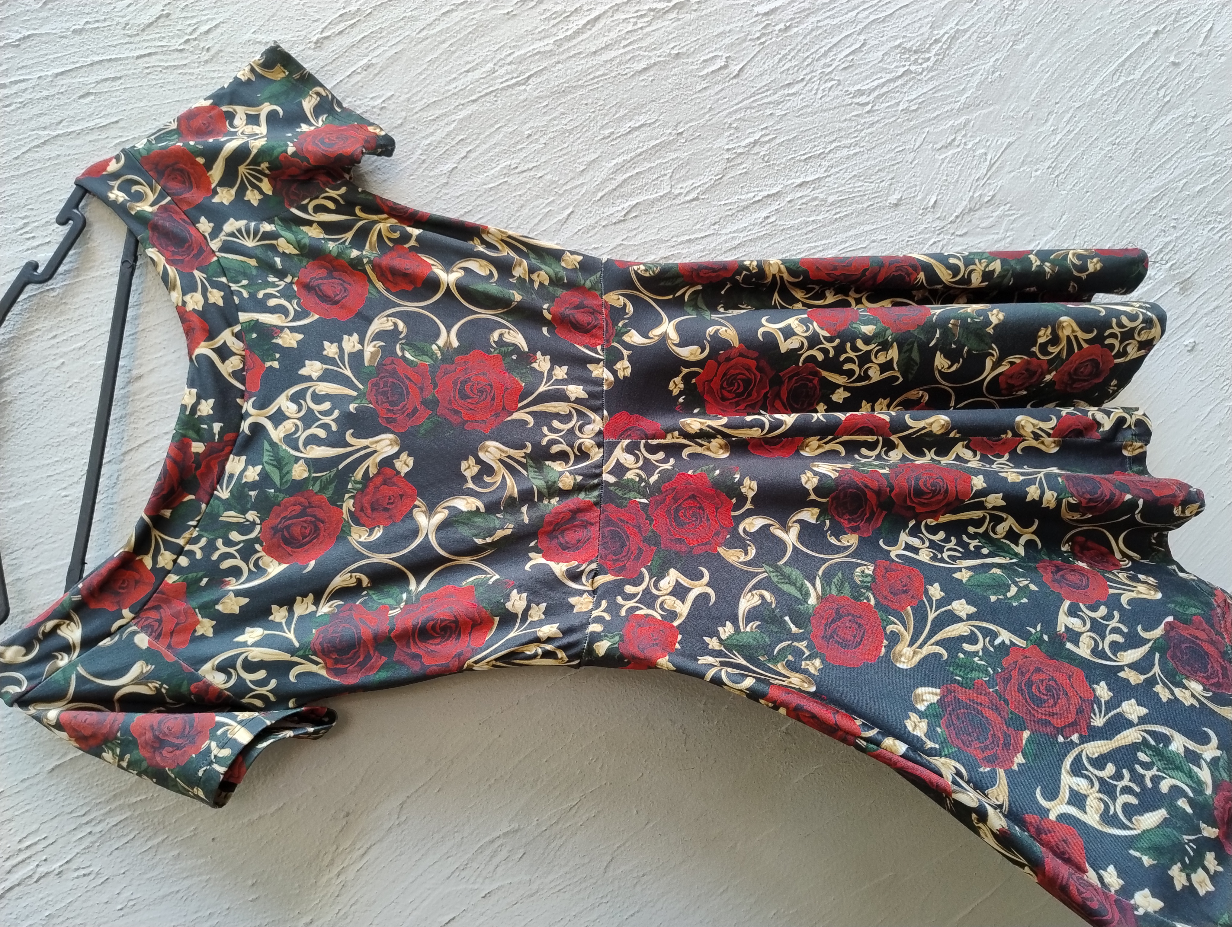 Vestido estampado com rosas