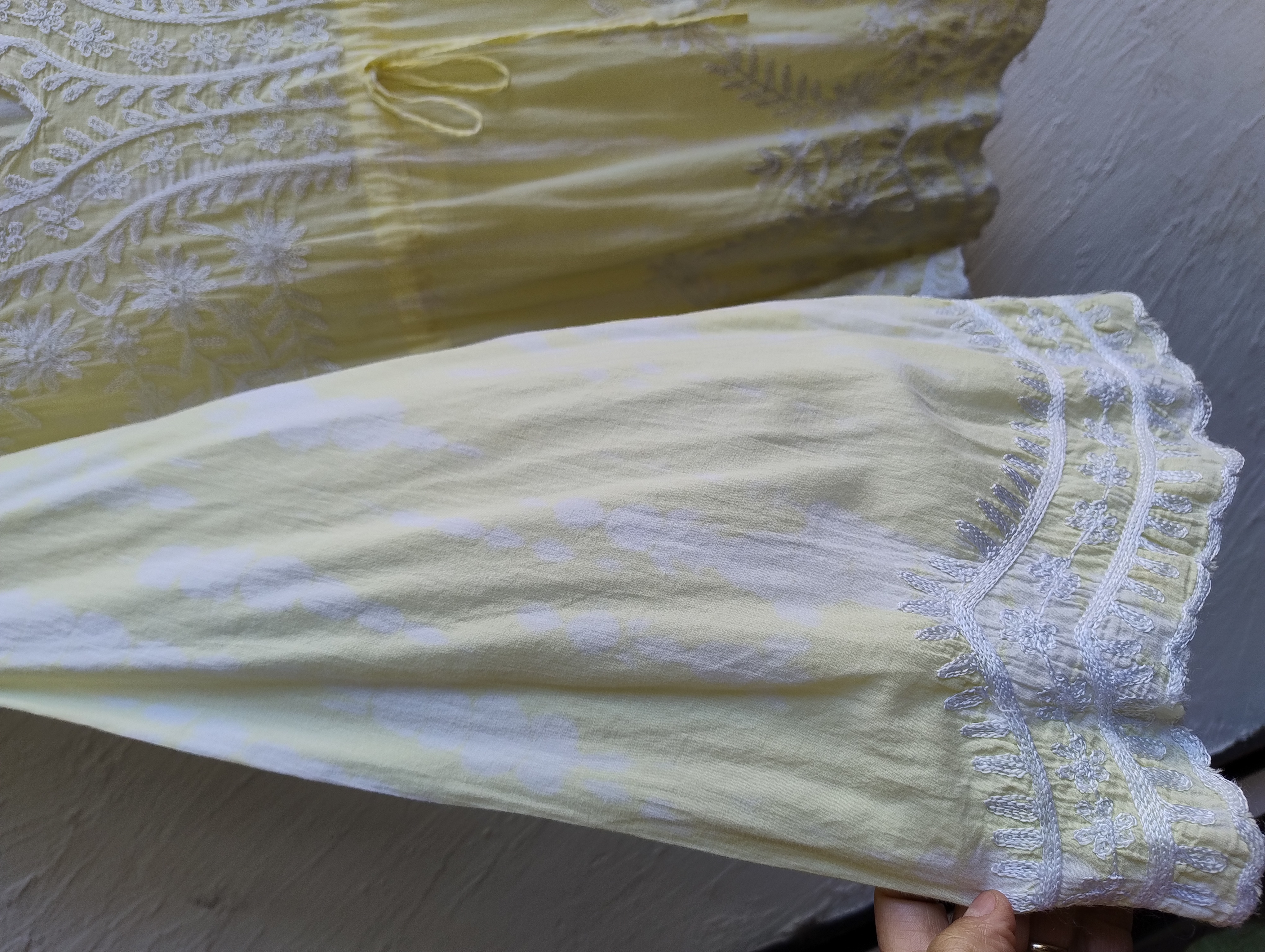 Bata amarela rendado G