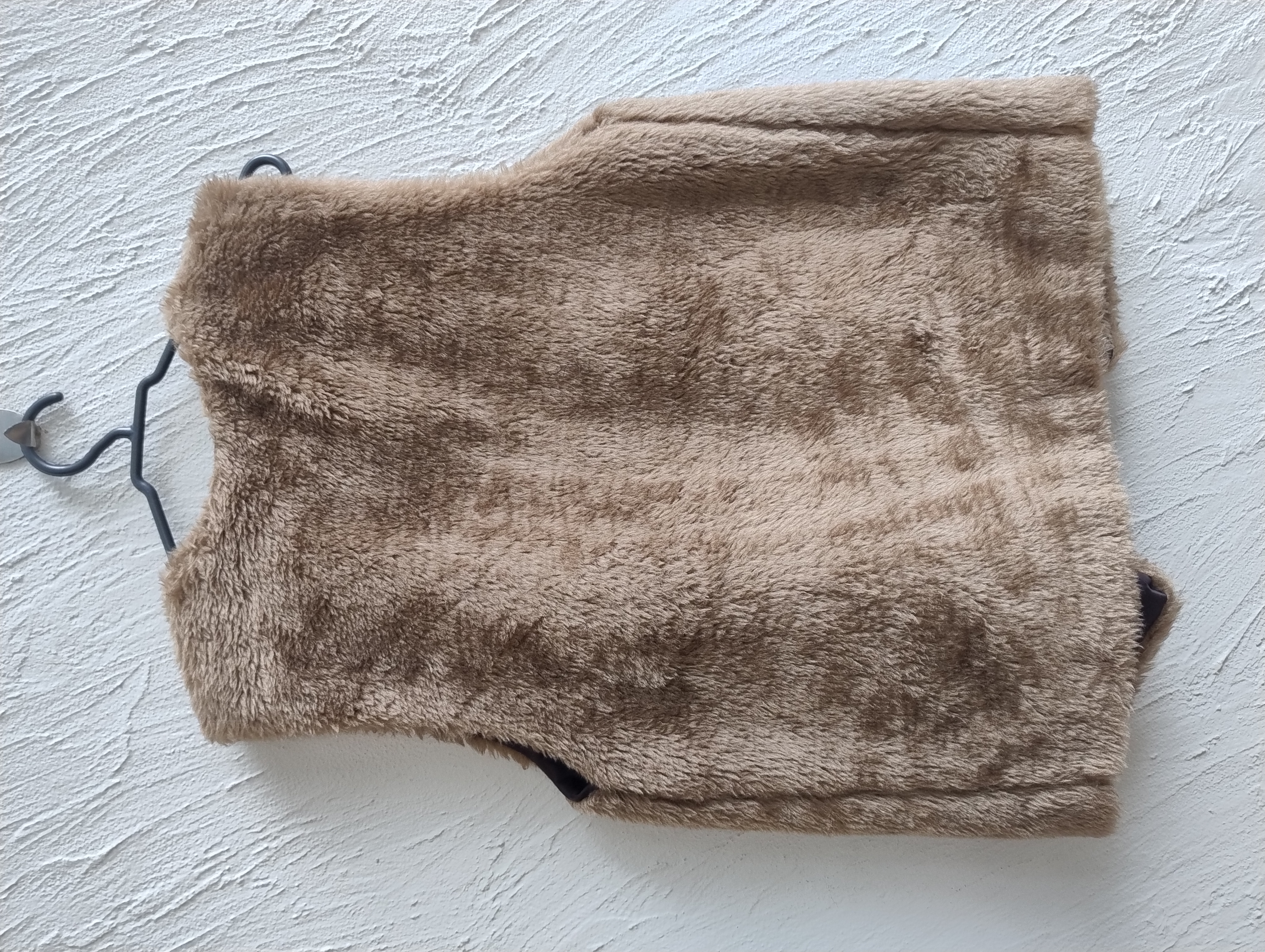 Colete de pelo sintético -G 