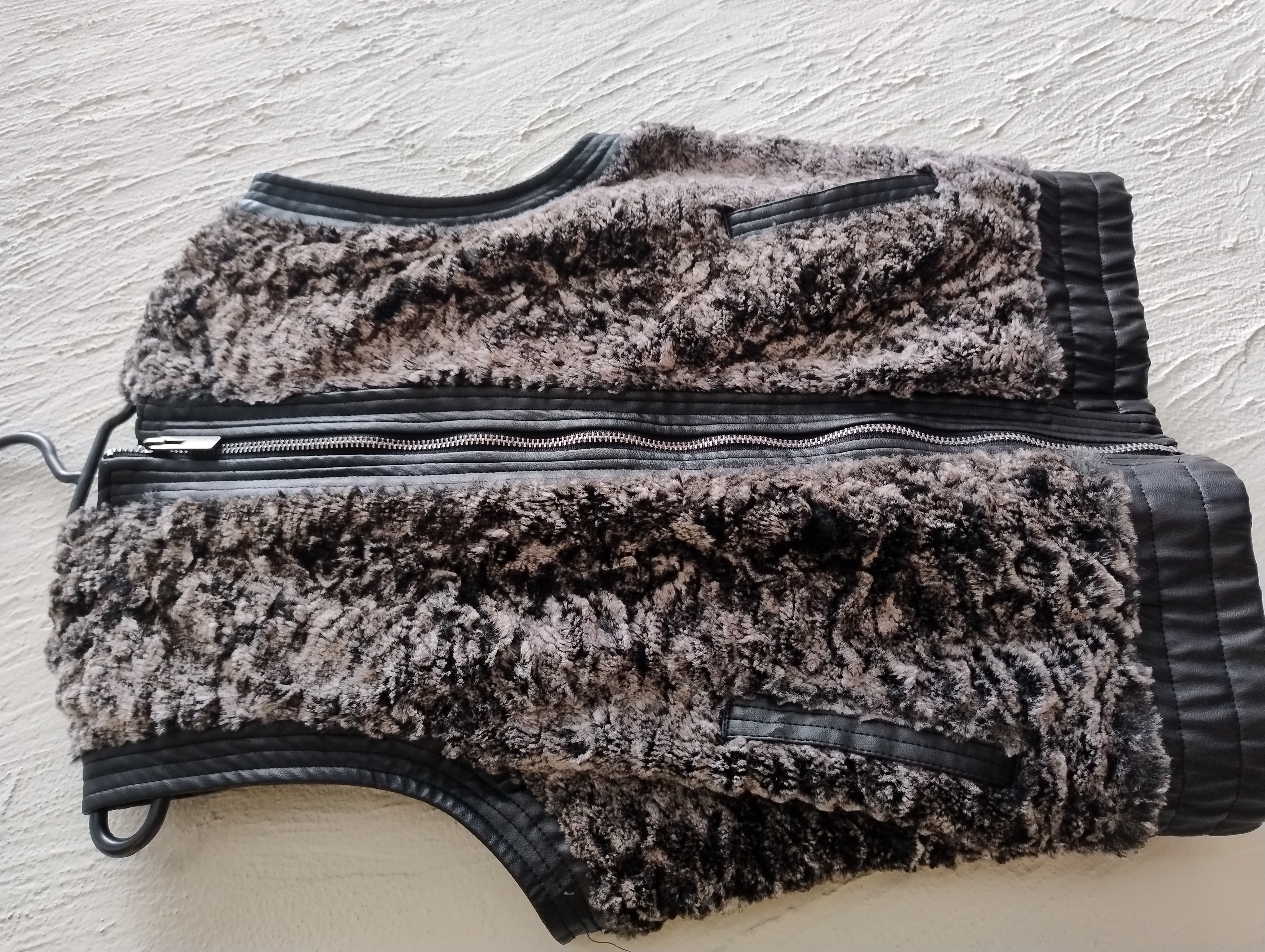 Colete de pelo sintético, tamanho - P