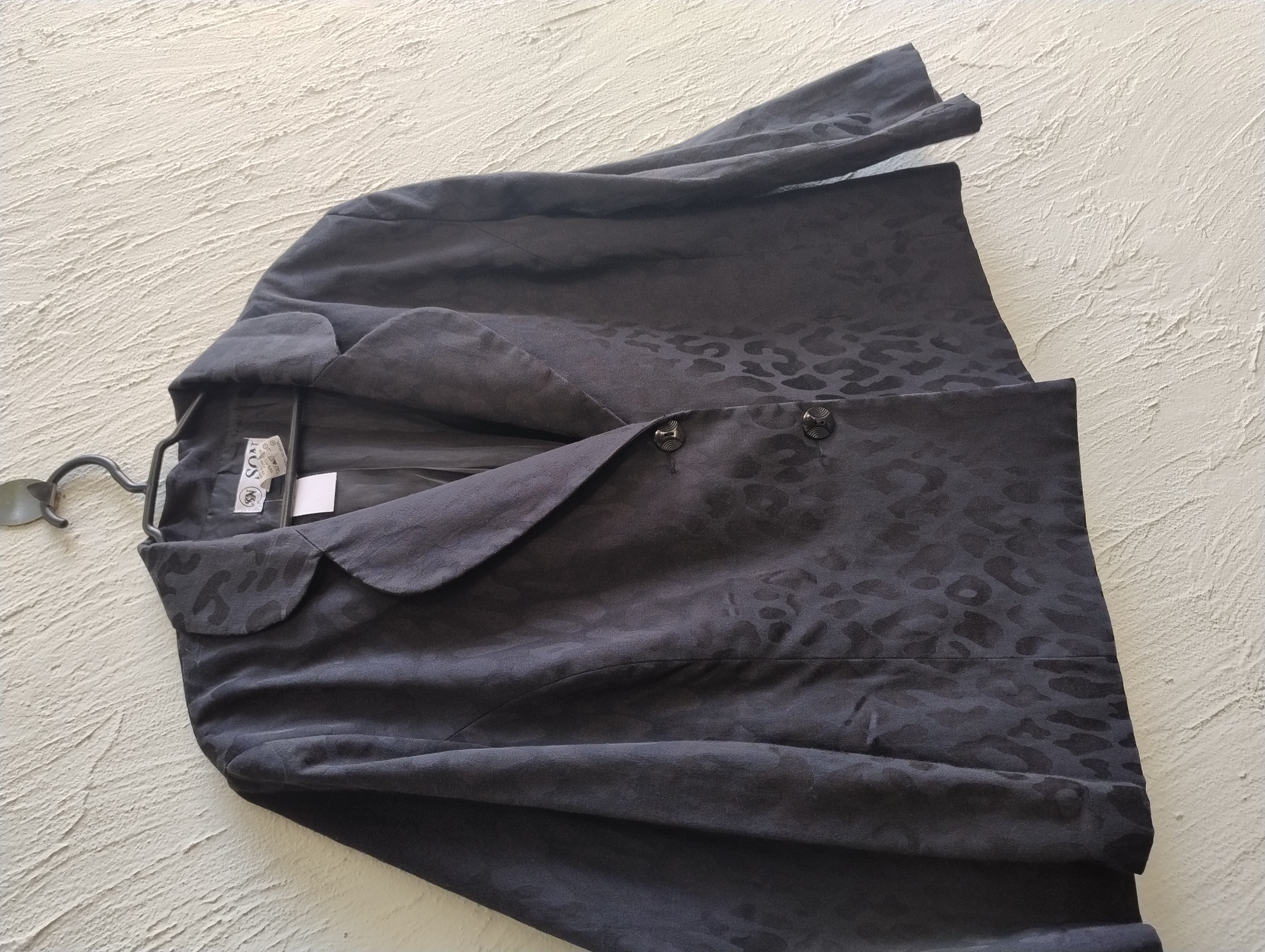 Blazer feminino preto com estampa animal print -M