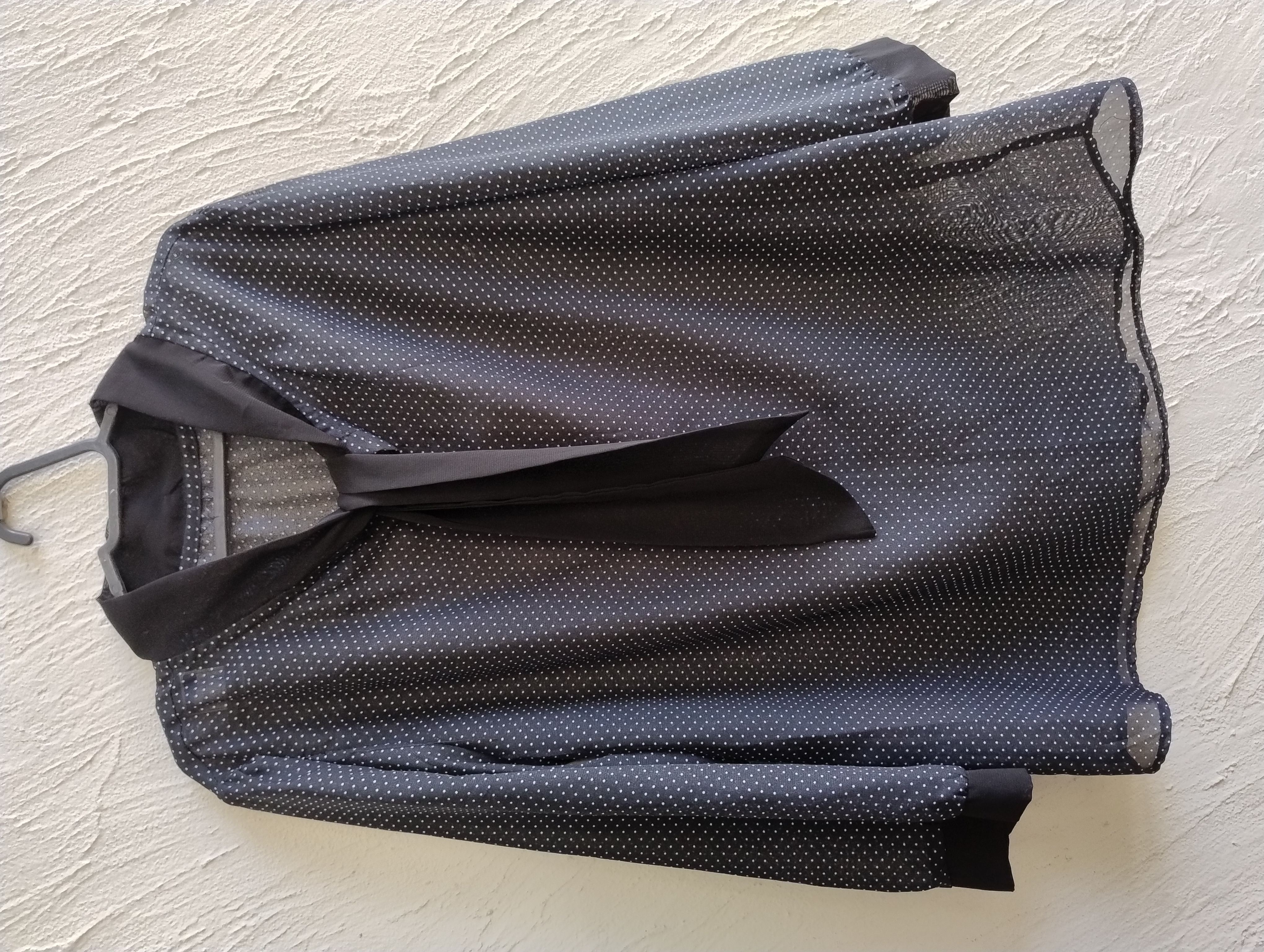 Blusa feminina preta de bolinhas G