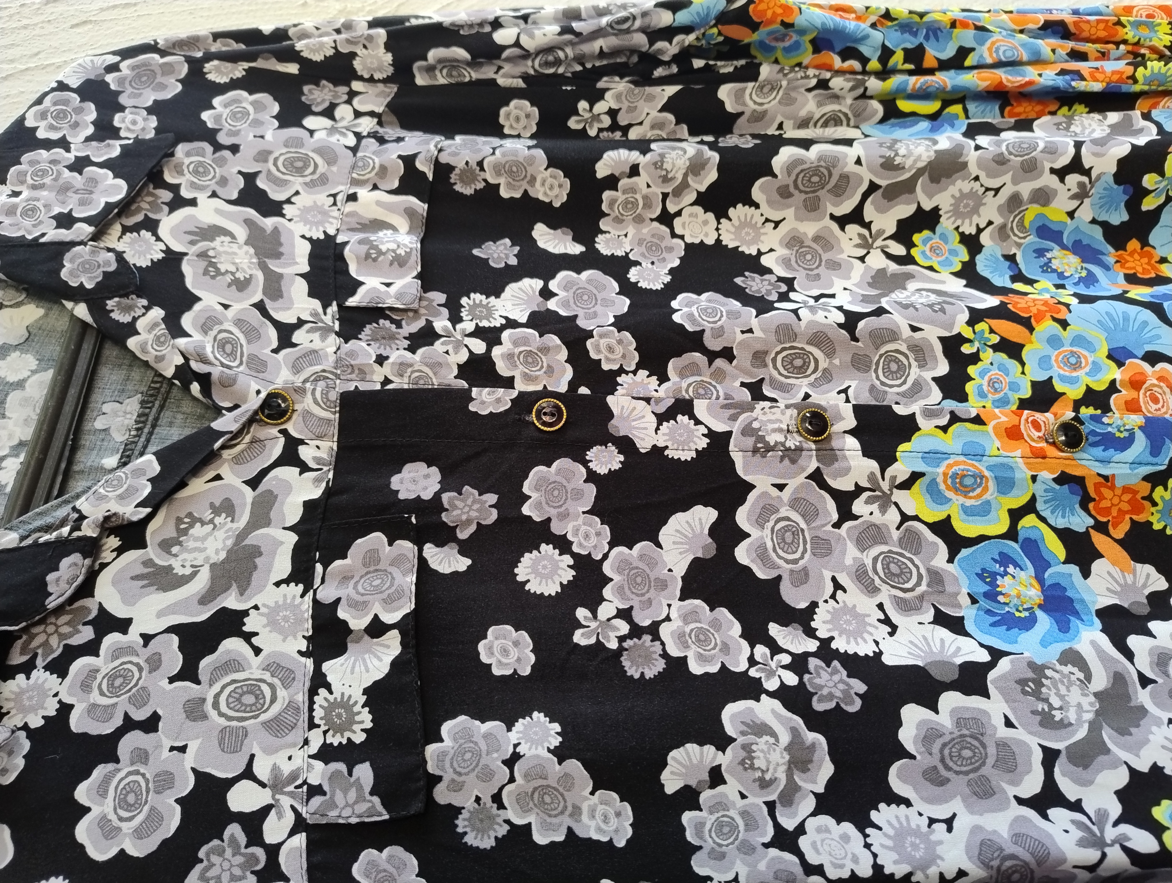 Camisa floral colorido G