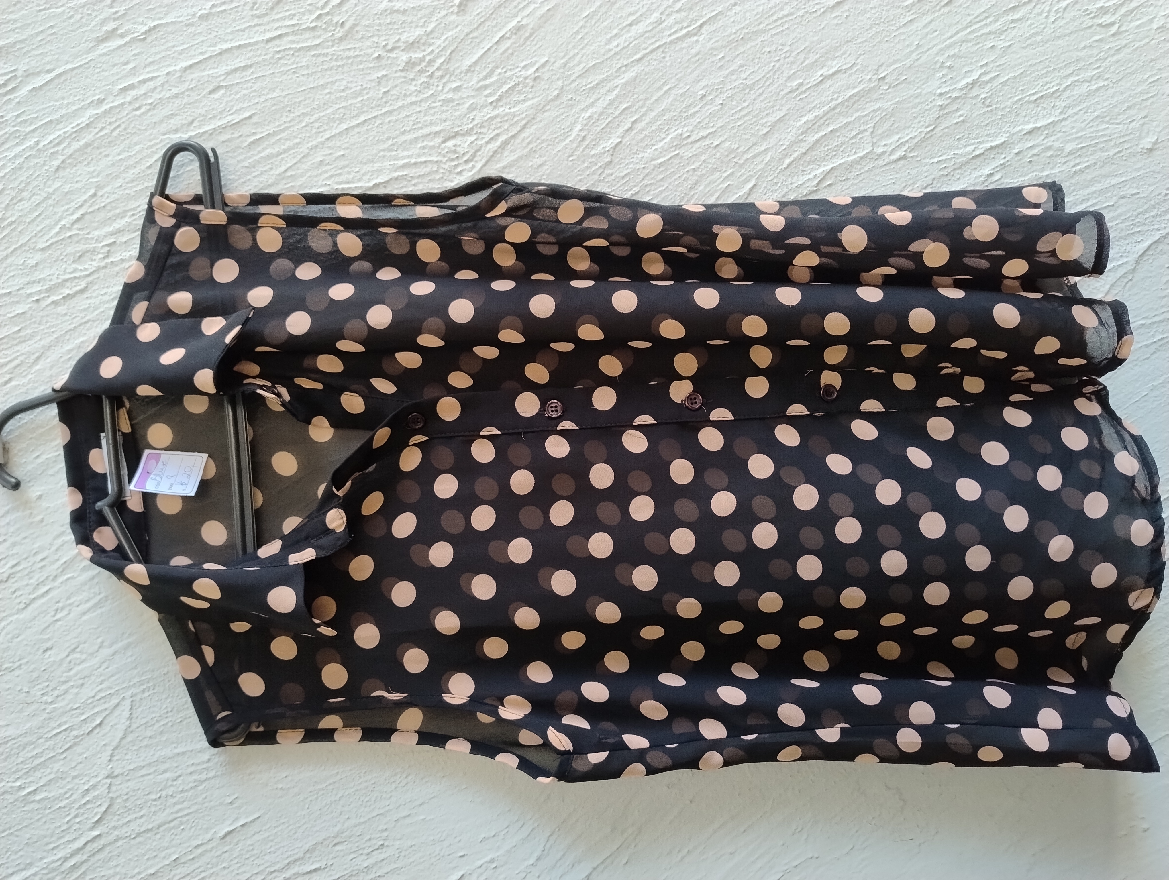 Blusa preta de bolinhas, P