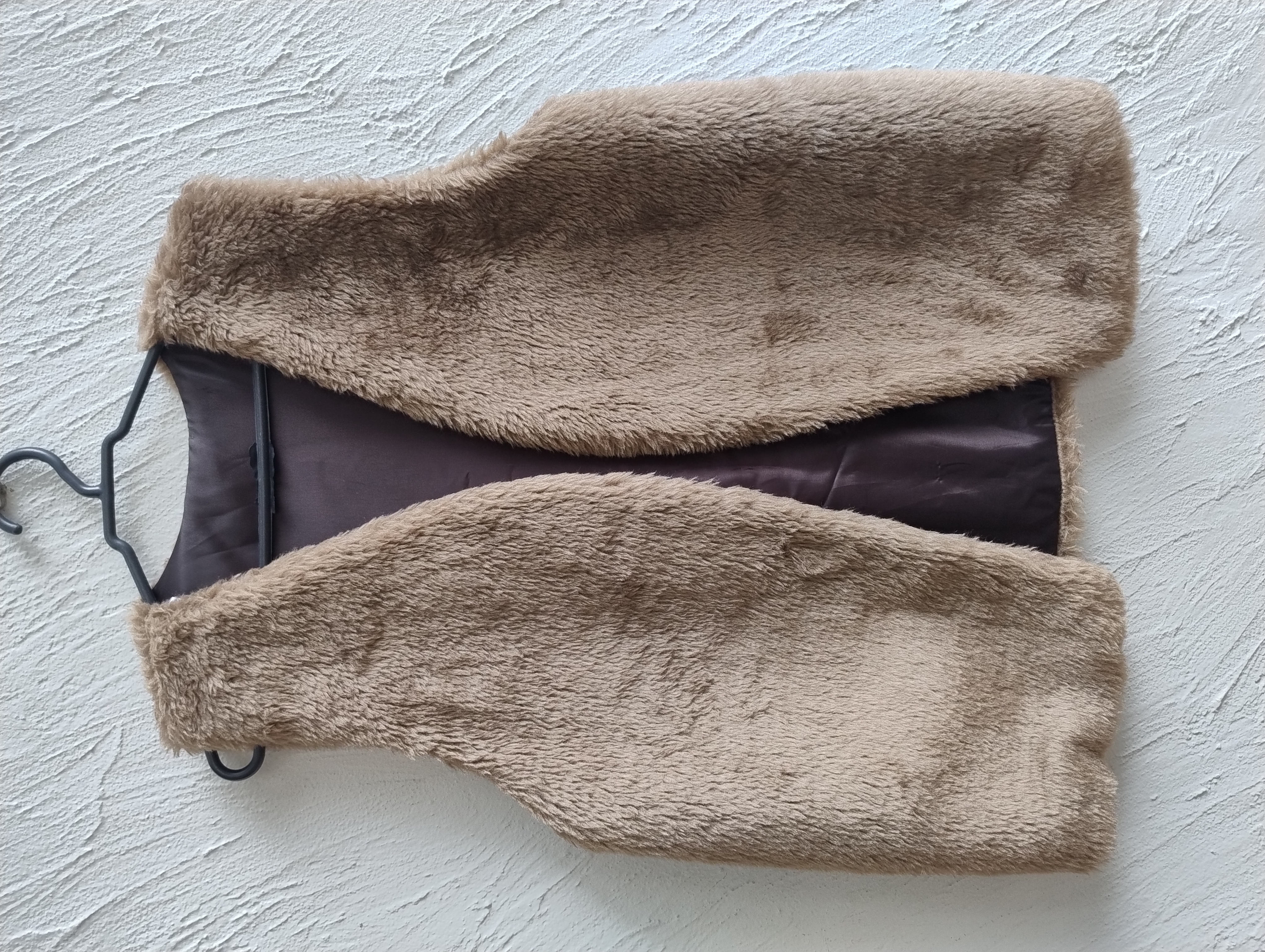 Colete de pelo sintético -G 