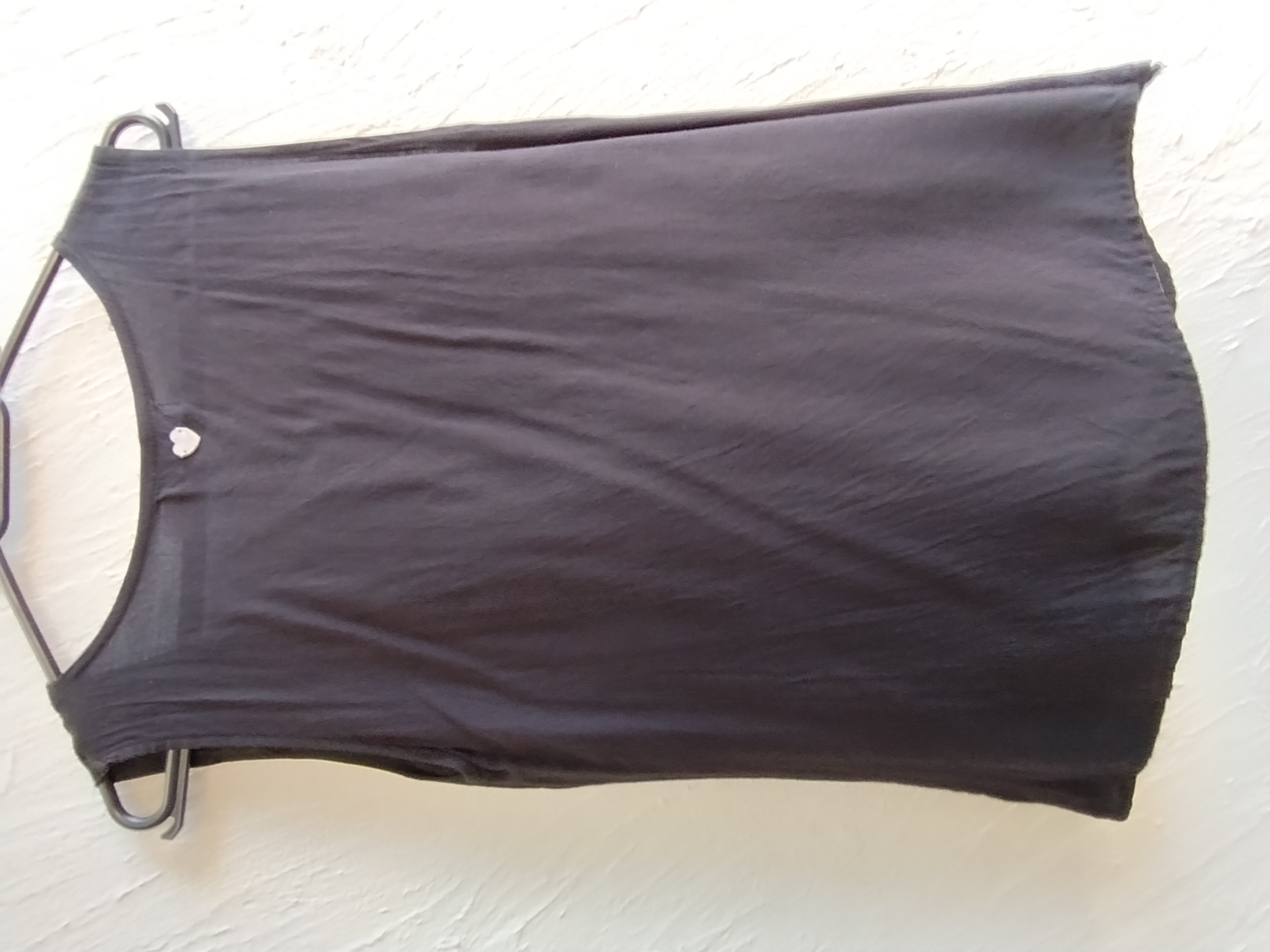 Blusa preta com lantejoulas douradas P