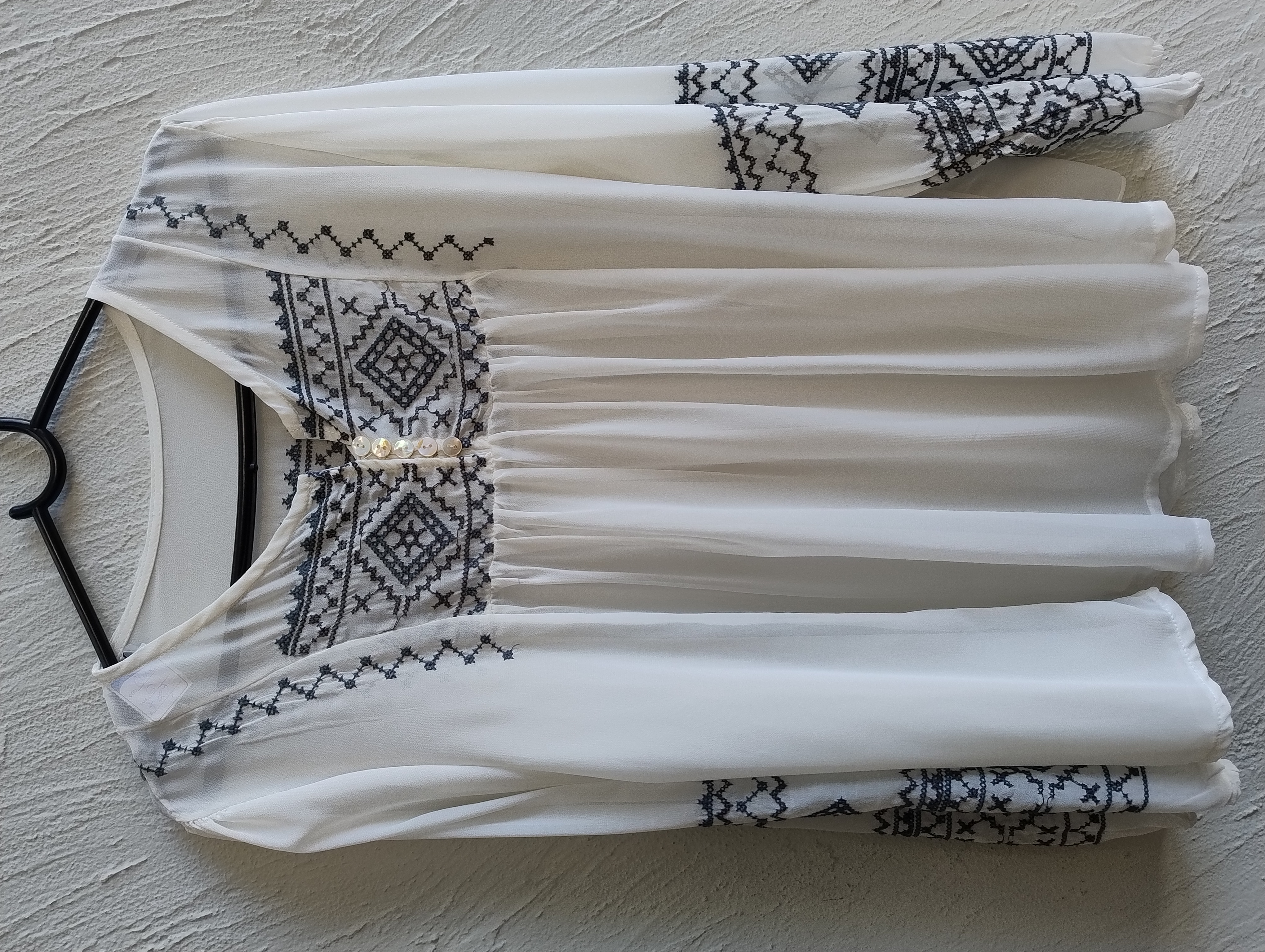 Bata Branca com Bordado Étnico G