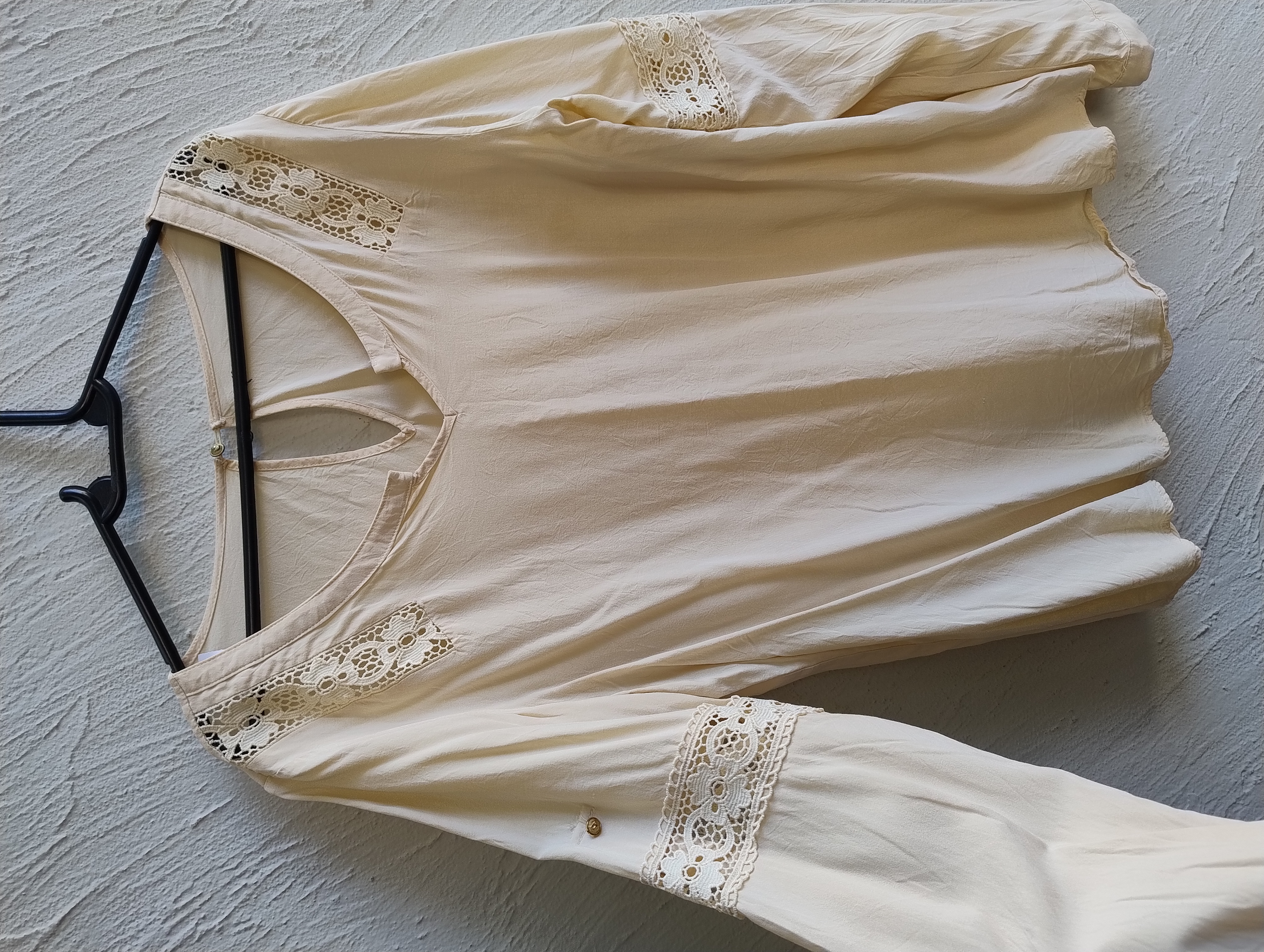 Blusa bege feminina G