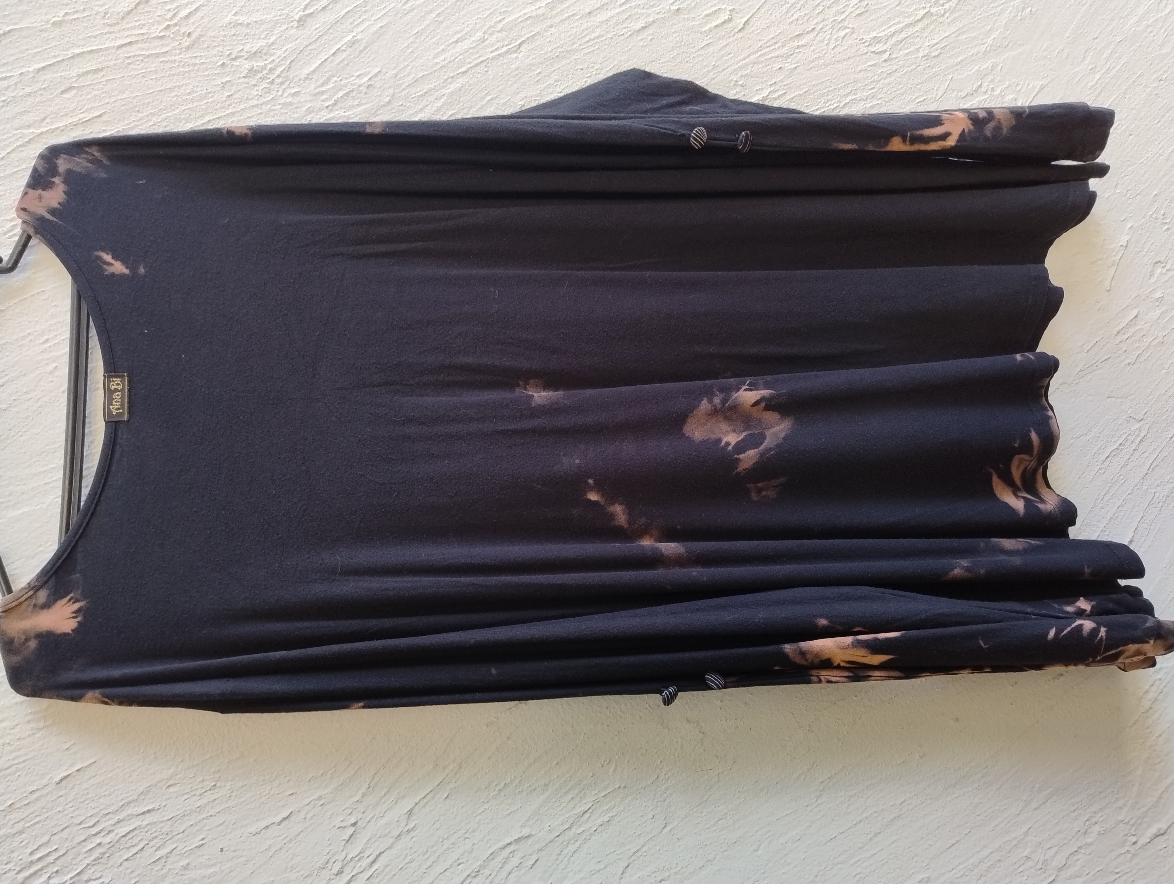 Blusa tie-dye preta e bege G