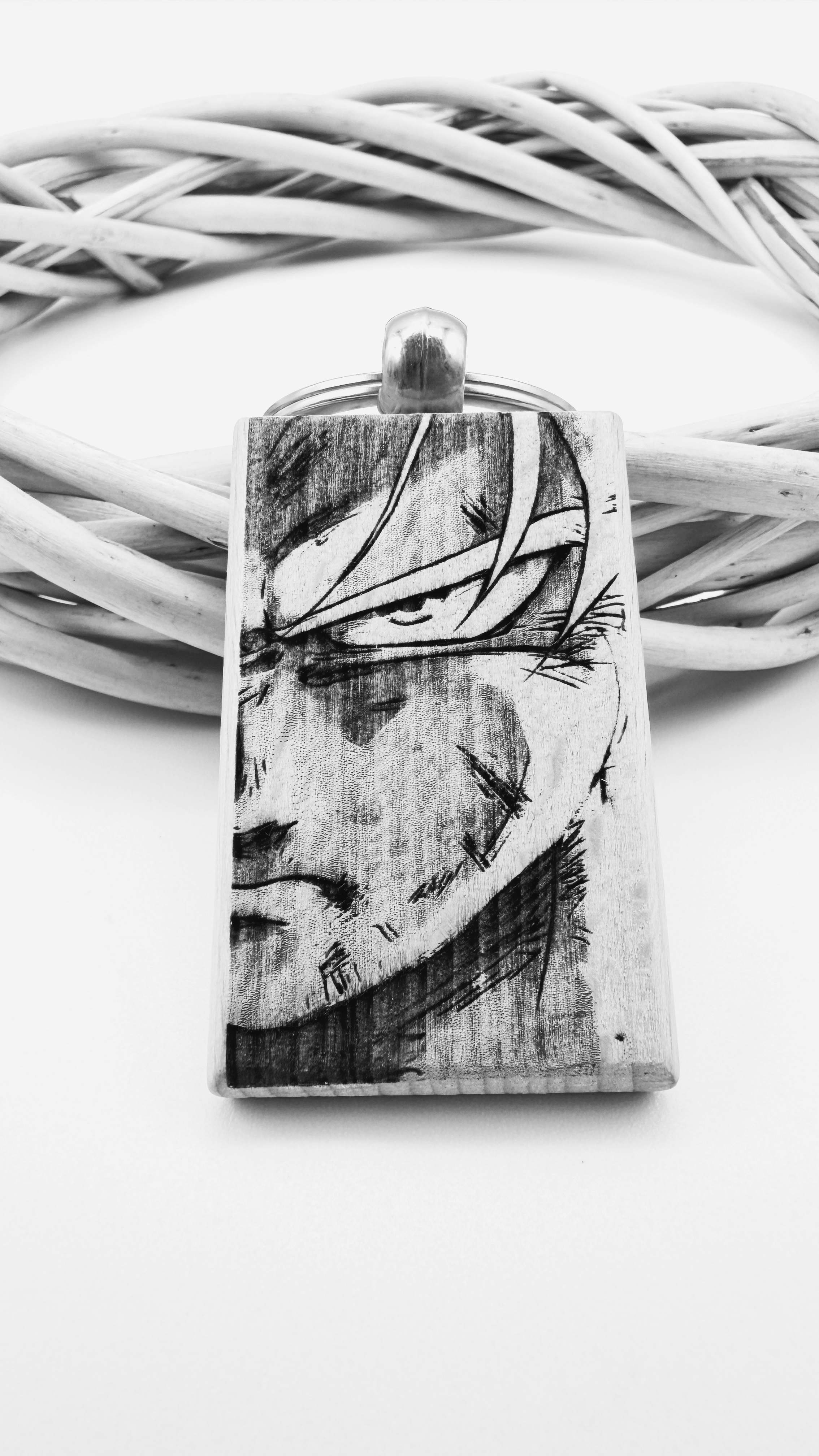 Goku SSJ Dragon Ball - Portachiavi in legno inciso 